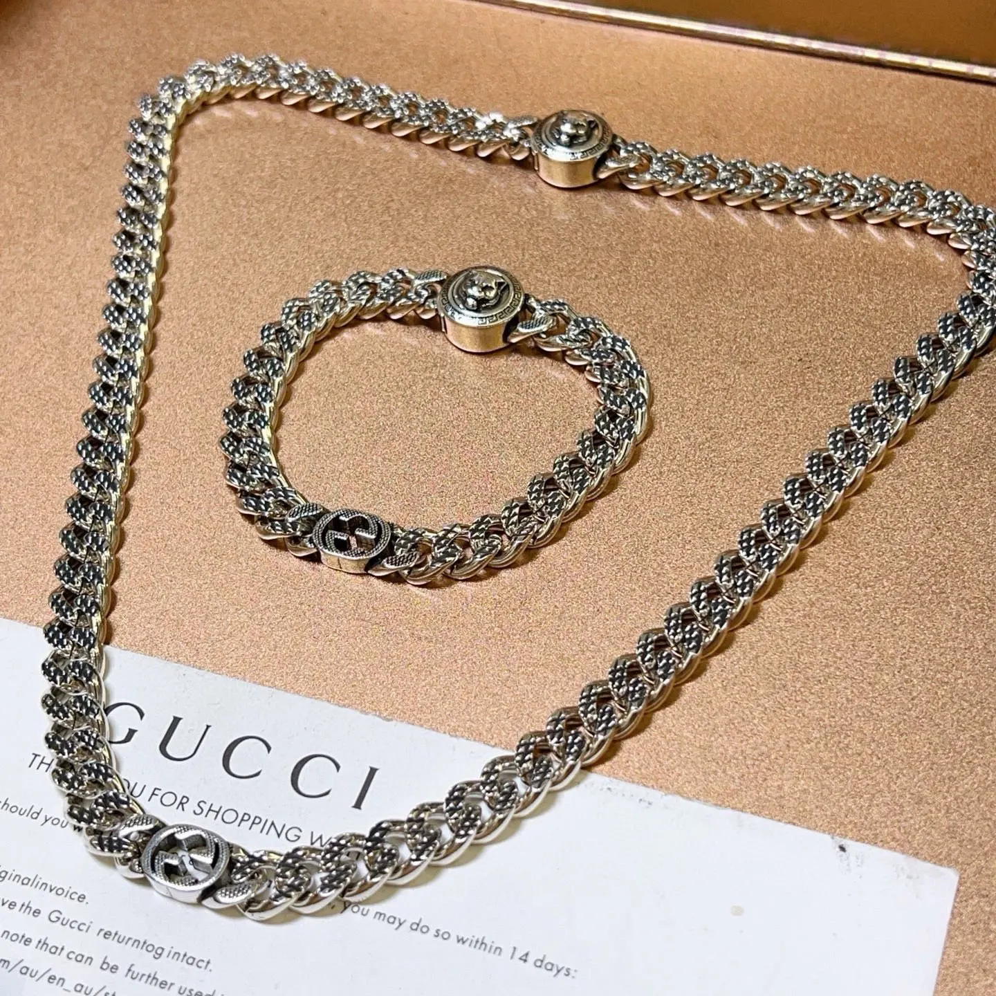 Gucci 链条包 单肩斜挎