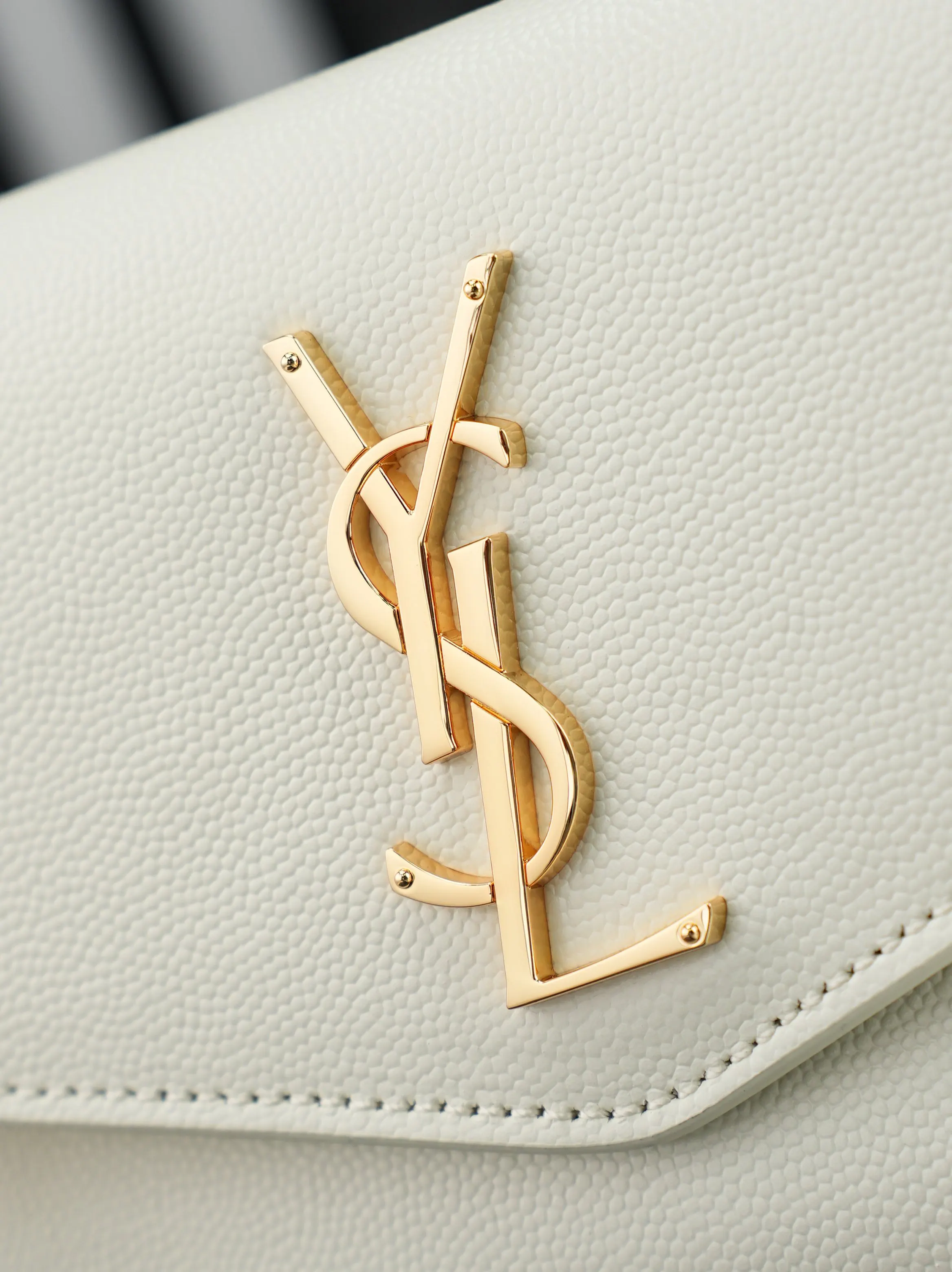White Chain Bag Leather