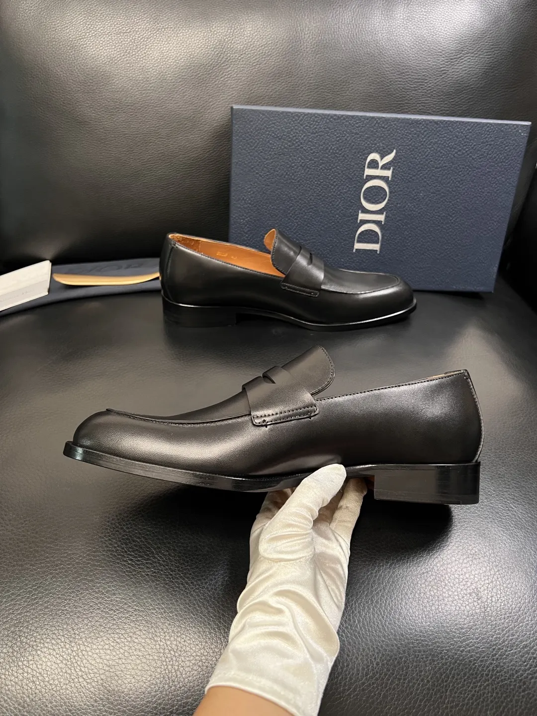 Dior 深棕牛皮乐福鞋 日常休闲款