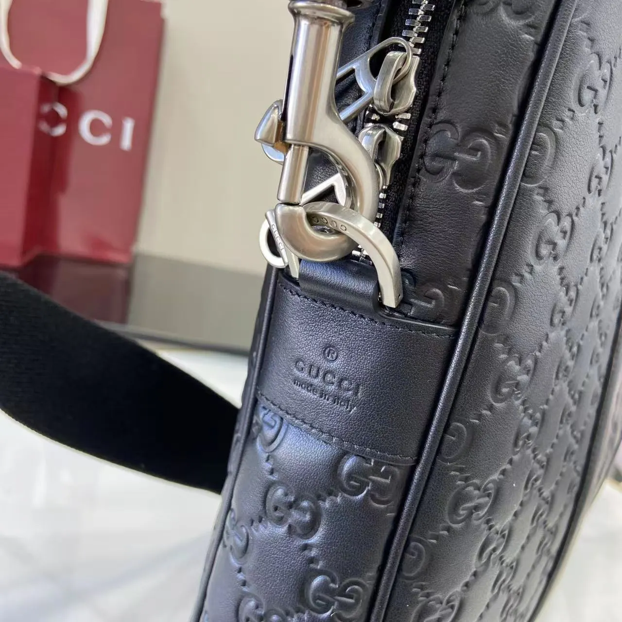 Gucci GG Emblem 黑色 帆布 公文包 商務通勤款