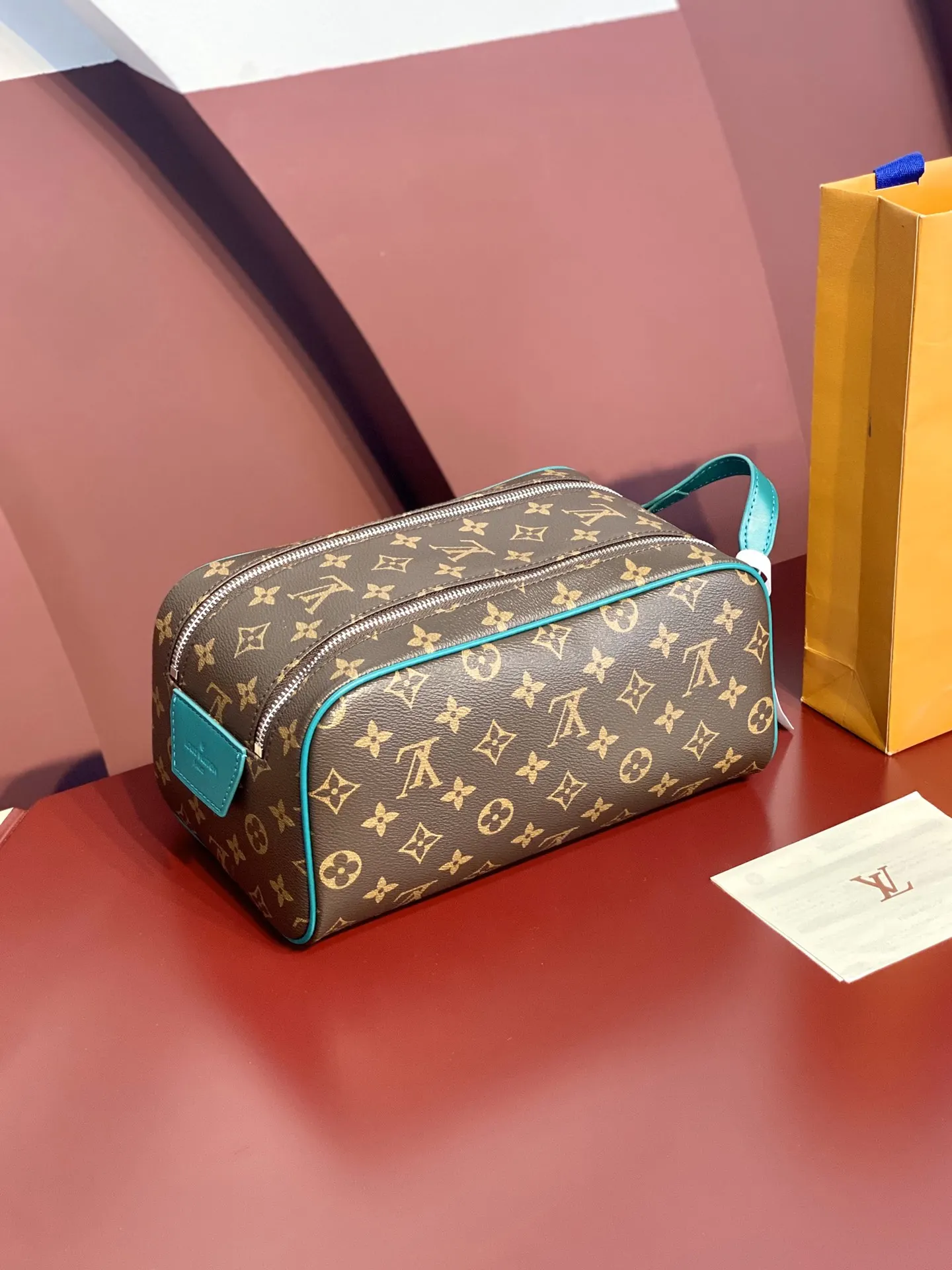 Green Fashion Item Travel