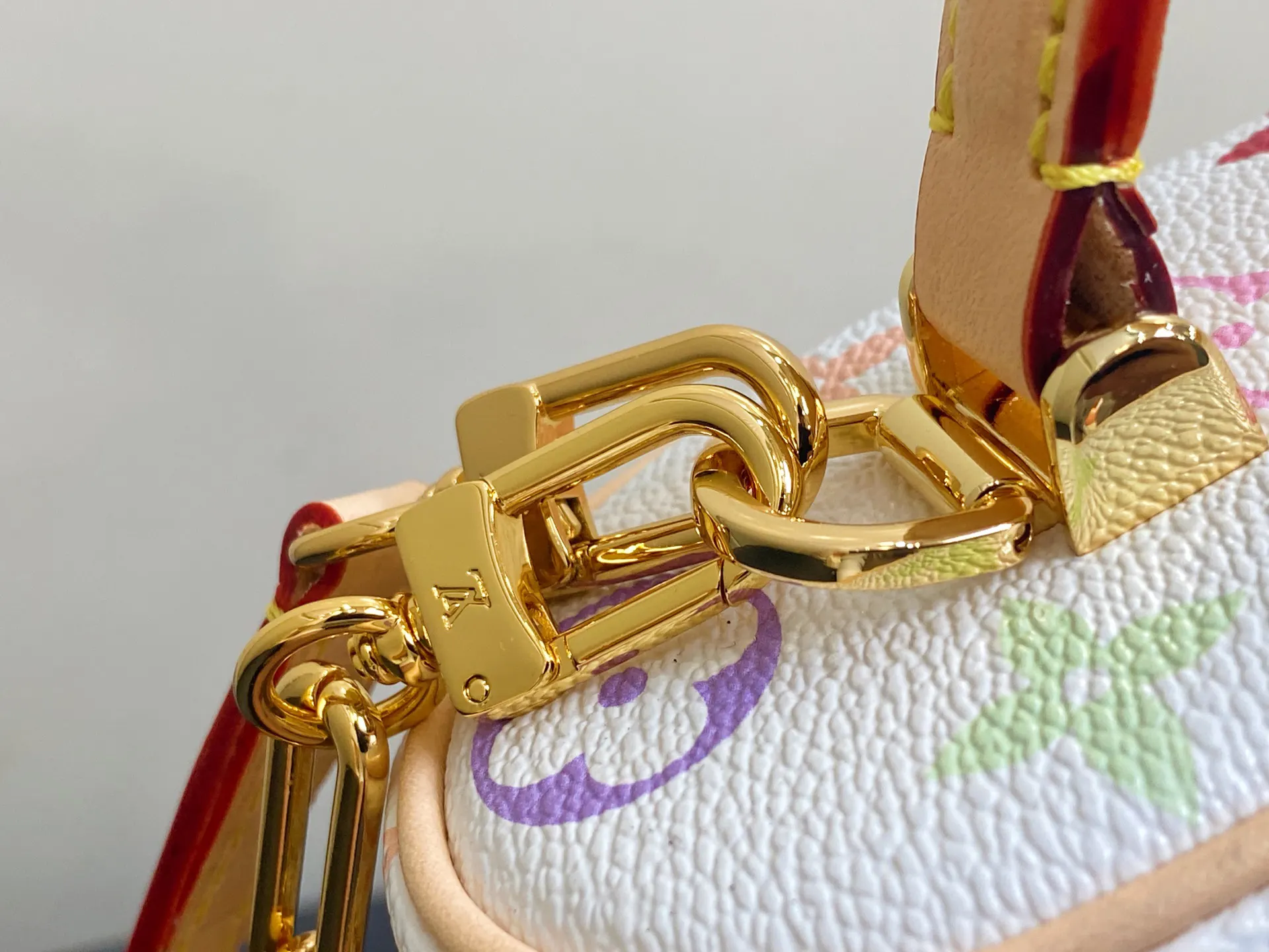 Louis Vuitton Chain Bag Leather