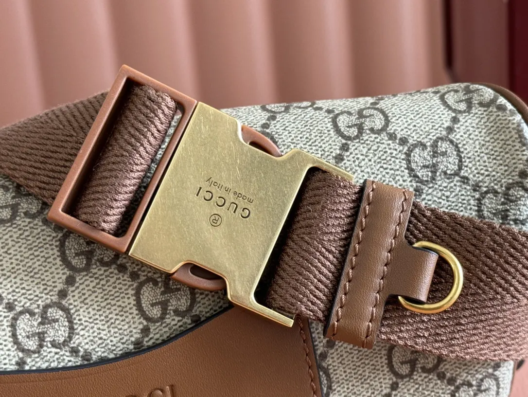 Gucci GG Emblem 黑色 帆布 腰包 休闲腰包款