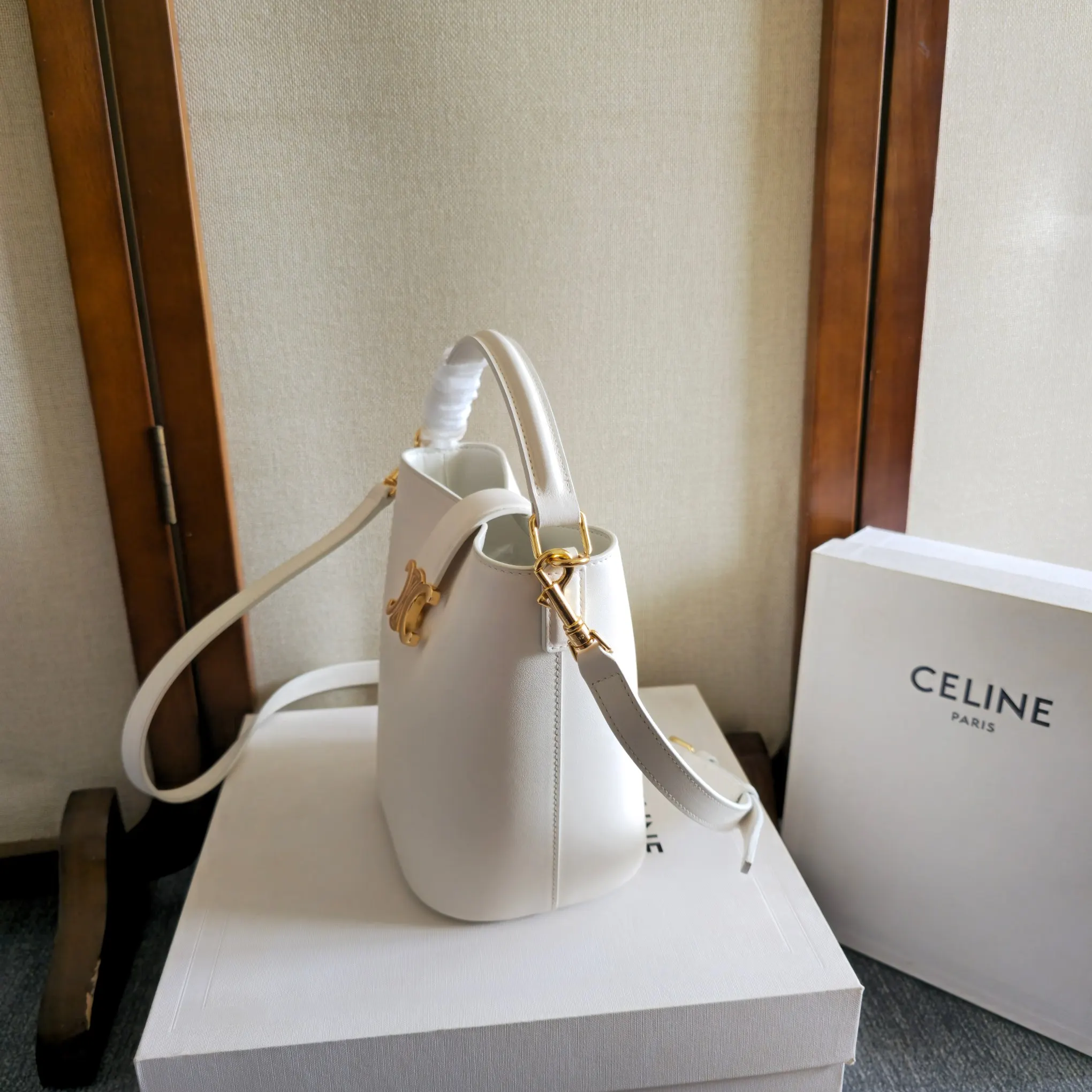 White Gold Bucket Bag Casual Leather