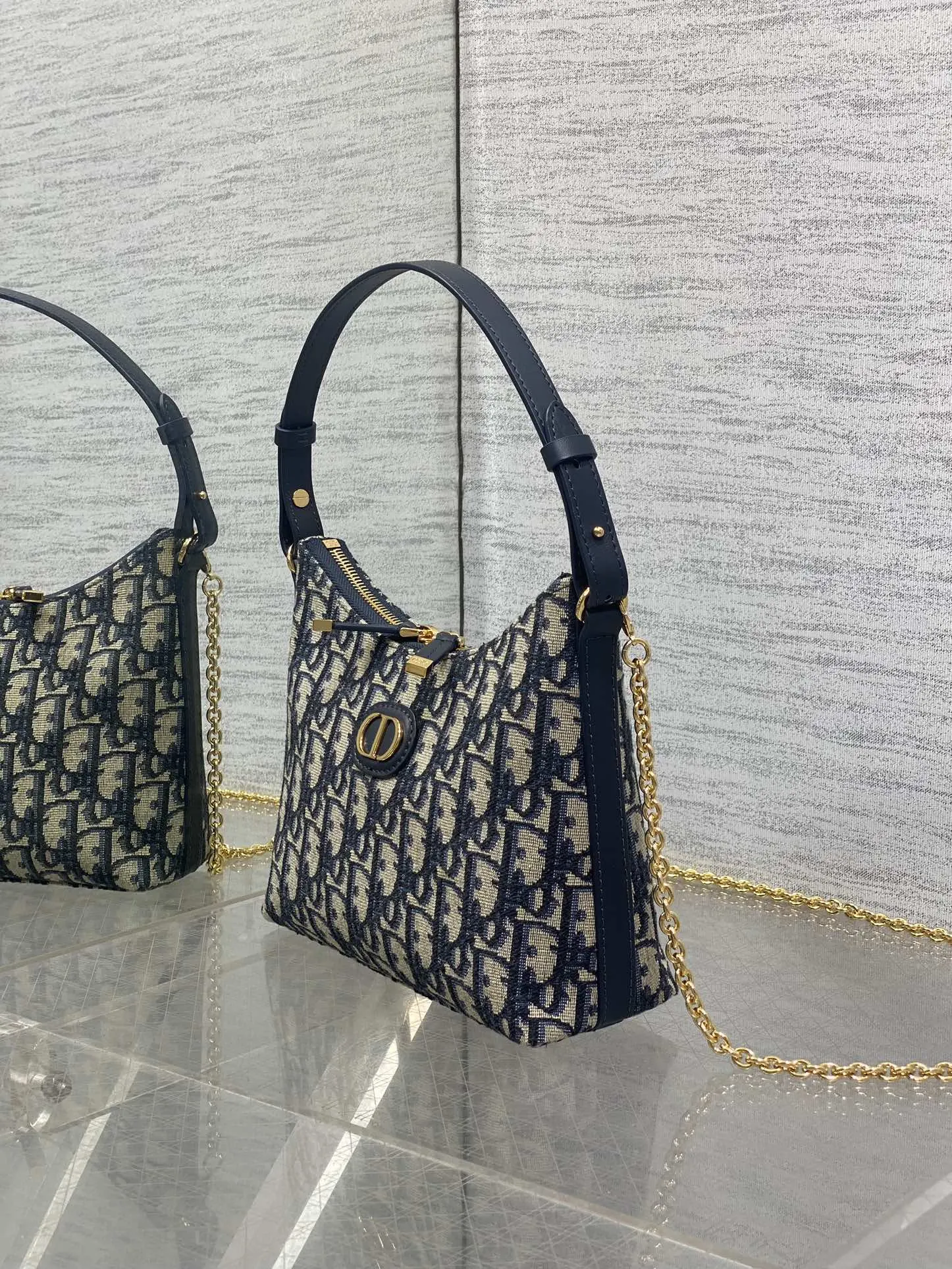 Dior 秋冬系列Miss 單肩水饺包 采用經典Oblique 手拿包 精致手拿款