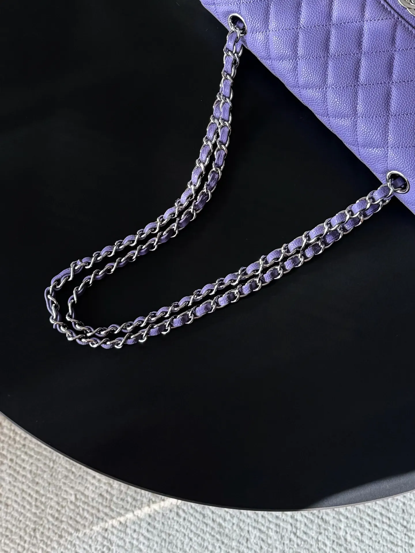 Chanel 紫色鱼子酱牛皮翻盖链条包 金扣