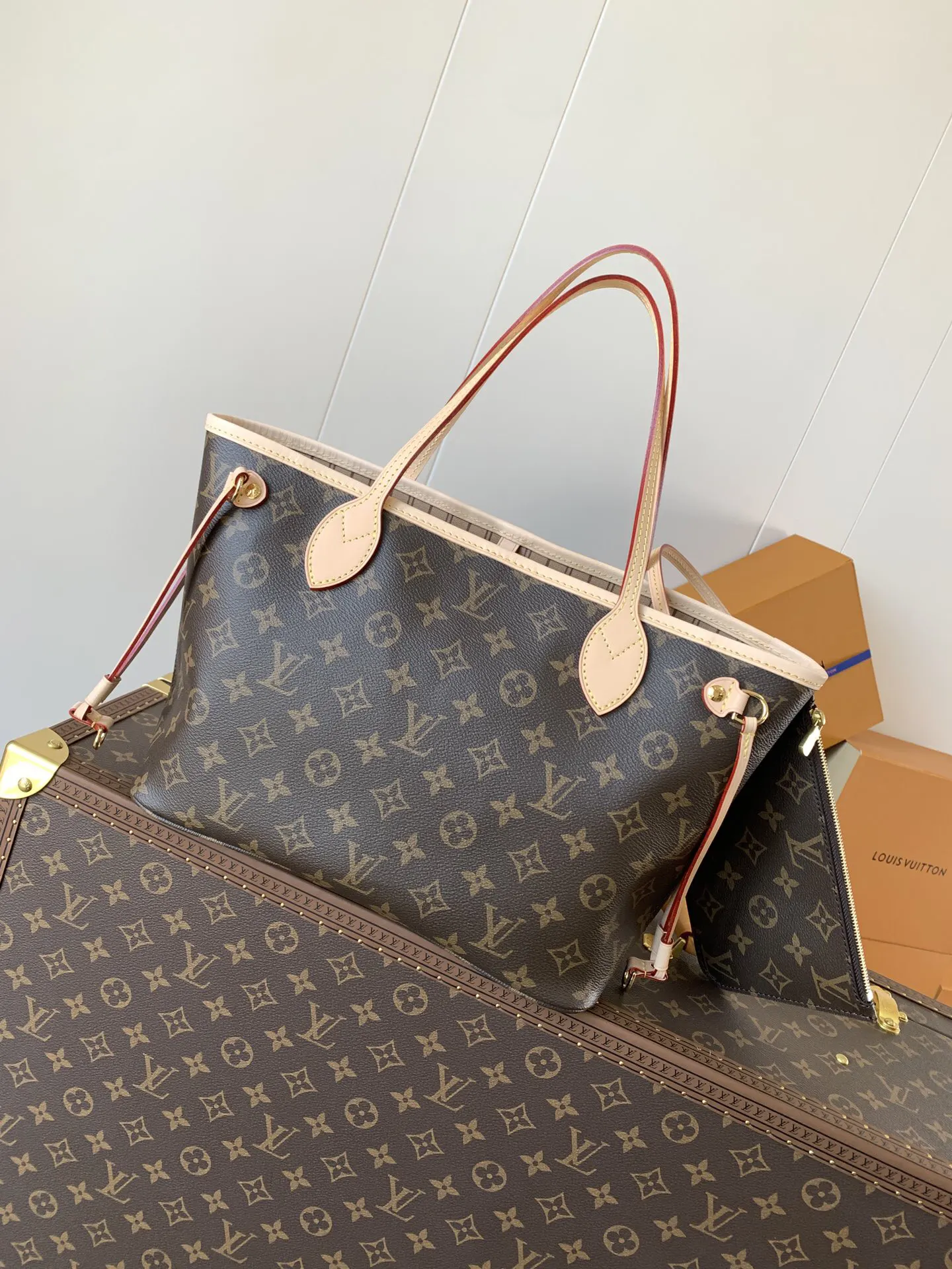 LV Neverfull 金色 牛皮 手拿包 精致手拿款