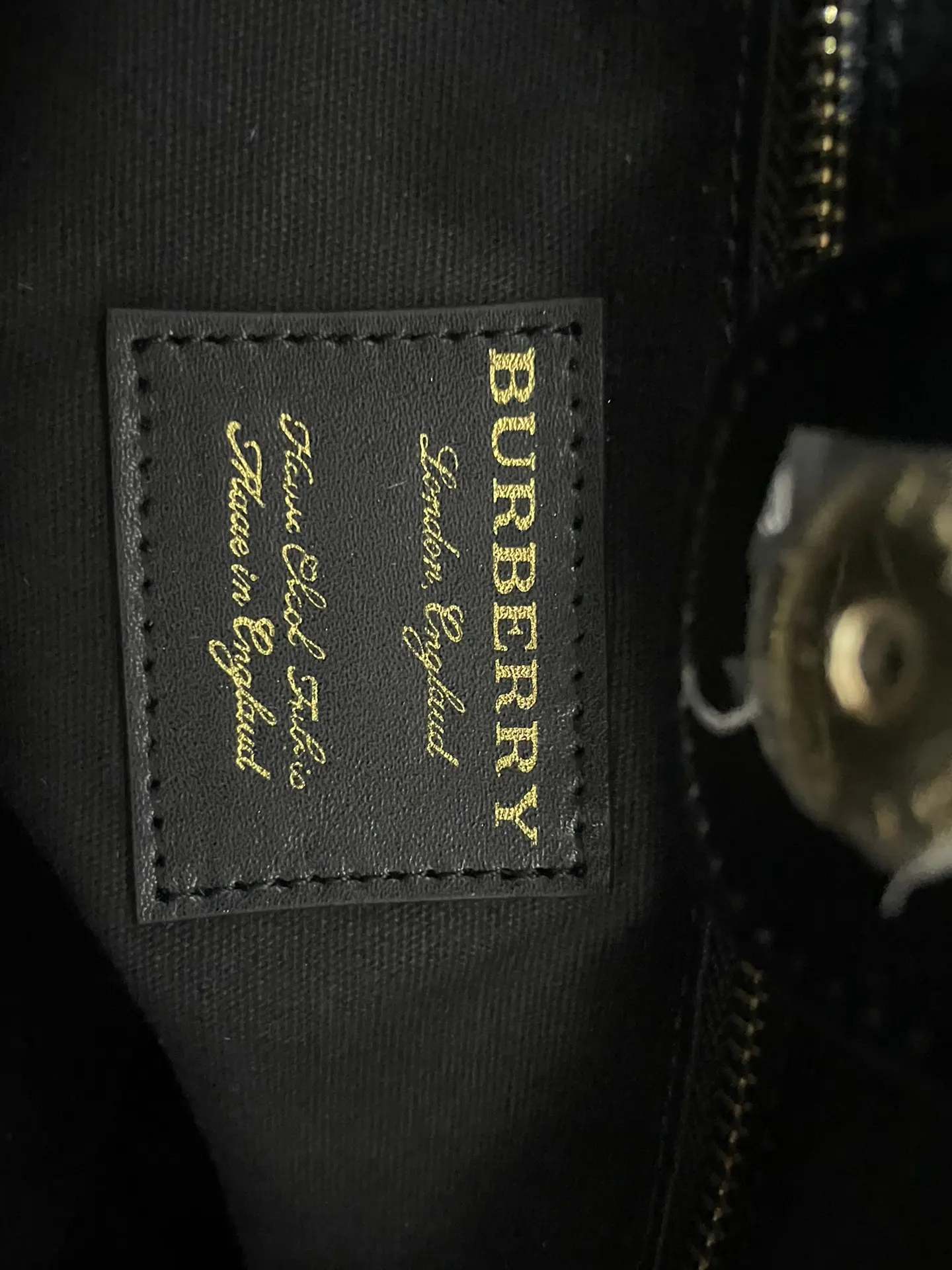 Burberry 皮革 巴宝莉精致的粒面皮革托特包 搭 House 大容量托特款
