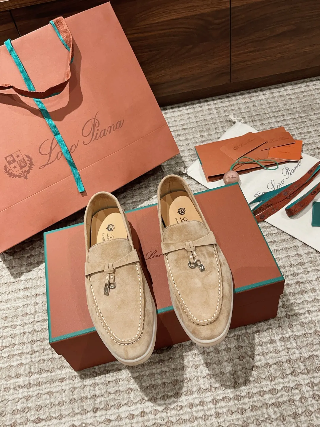 Loro Piana SS 運動鞋 休閒百搭款(數字3) Loro Piana SS 運動鞋 休閒百搭款(數字3)