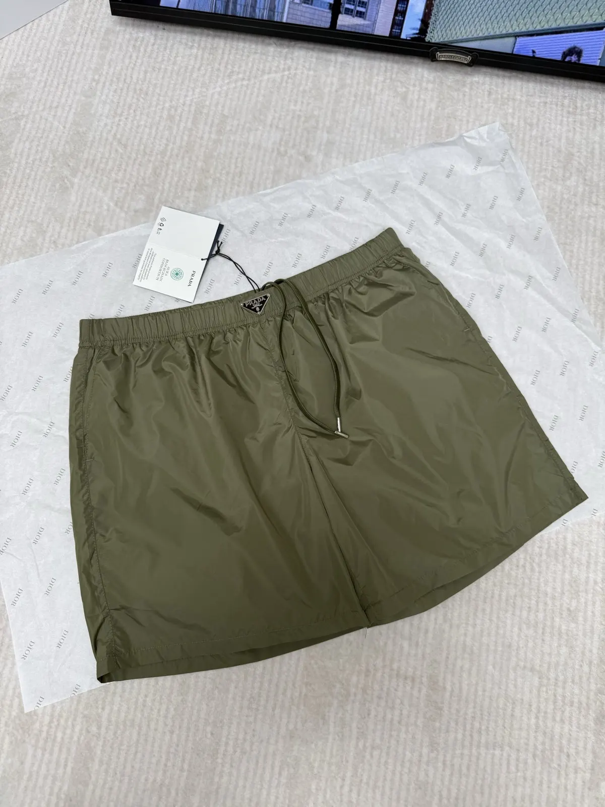 Prada Re-Nylon 尼龙 三角标 短裤 休闲宽松