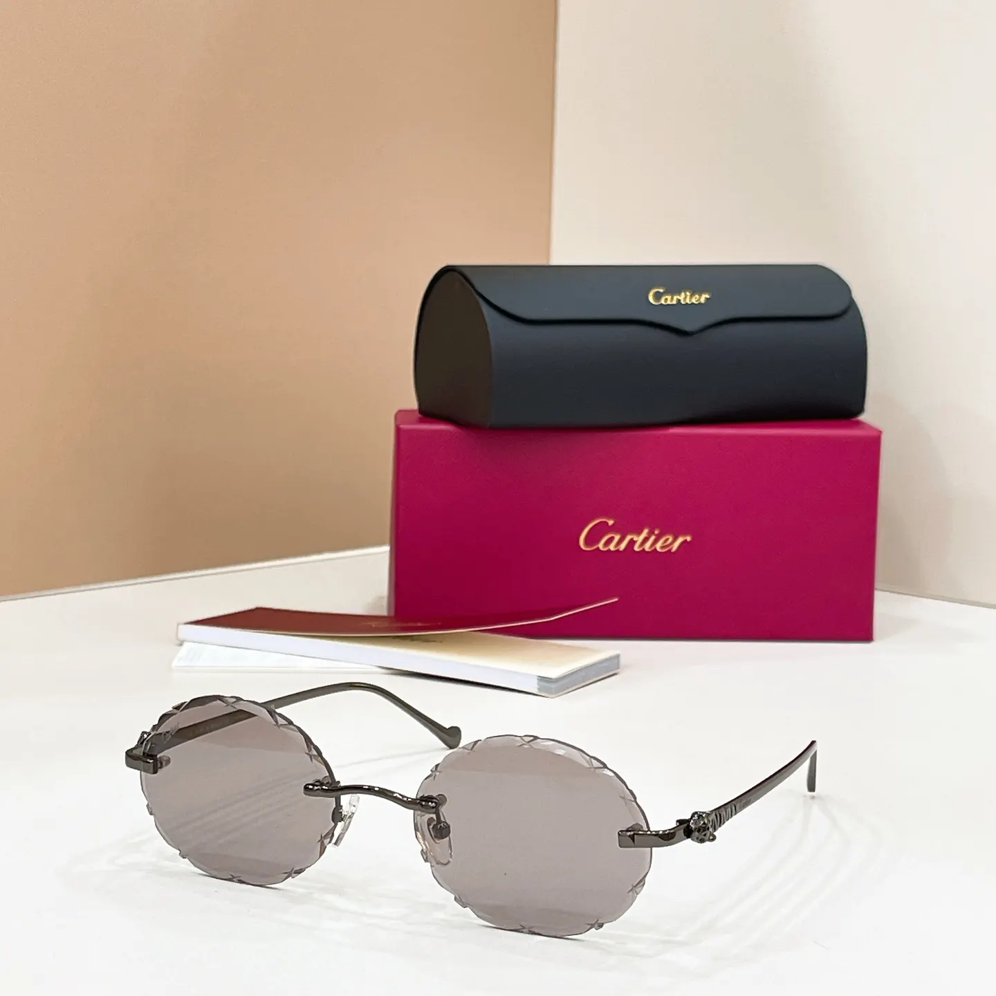 Cartier 墨镜 時尚防晒款
