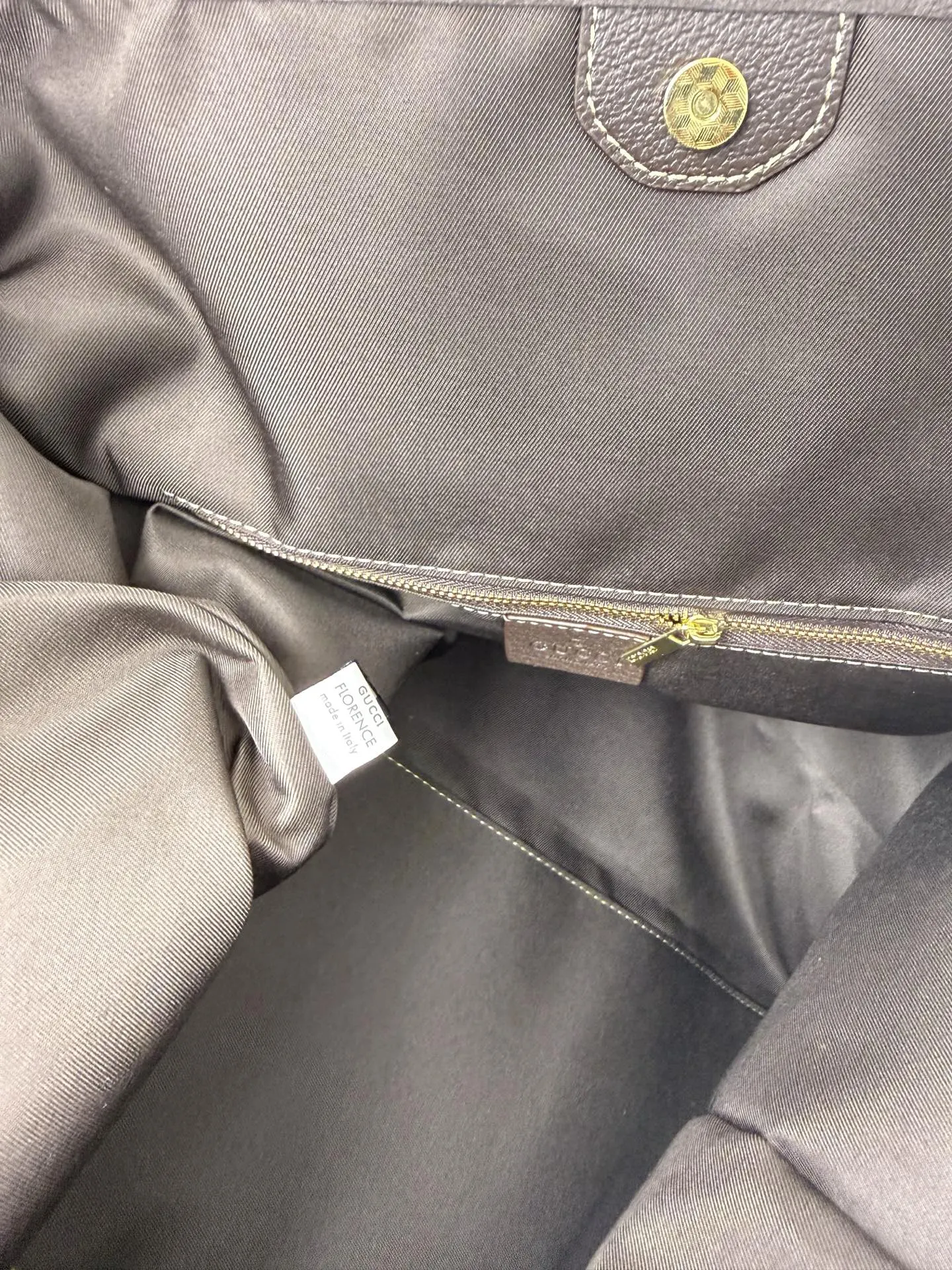 Gucci 老花 帆布 手柄皮質厚实 握感舒適 拉链顺滑 取物超方便 托特包 大容量托特款