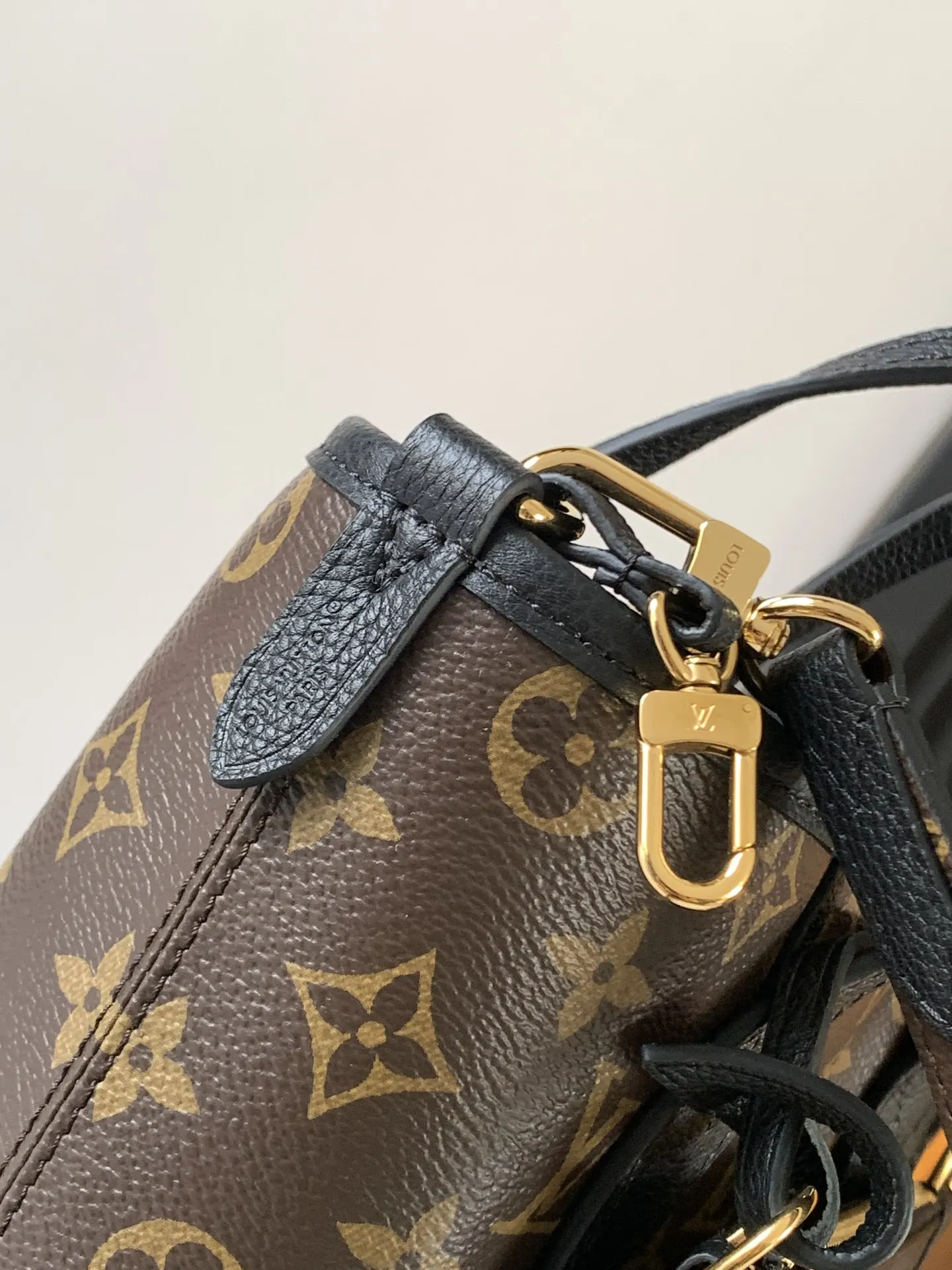 Louis Vuitton M12099 手提包
