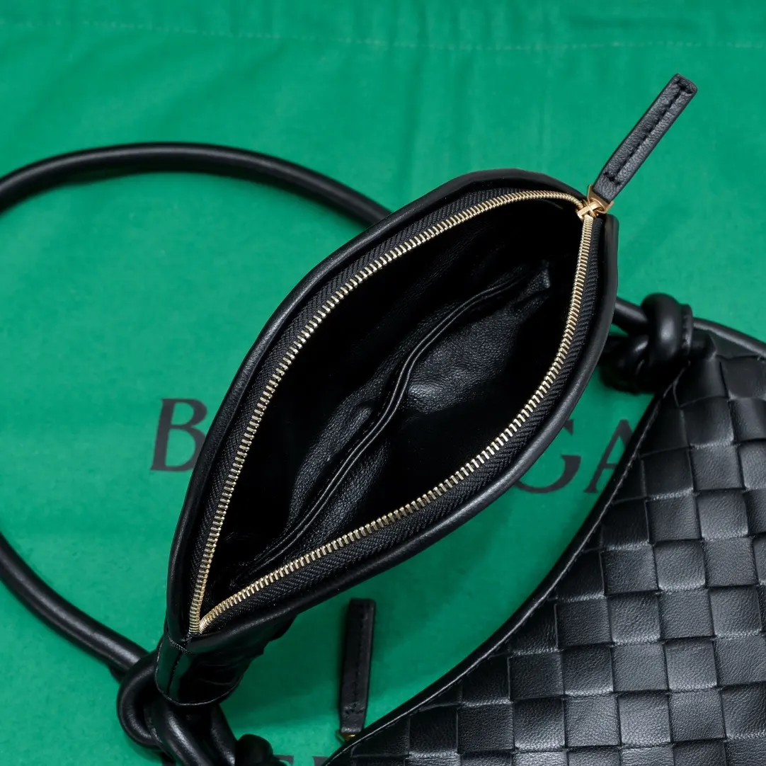 Bottega Veneta 羊皮 手拿包 精致手拿款