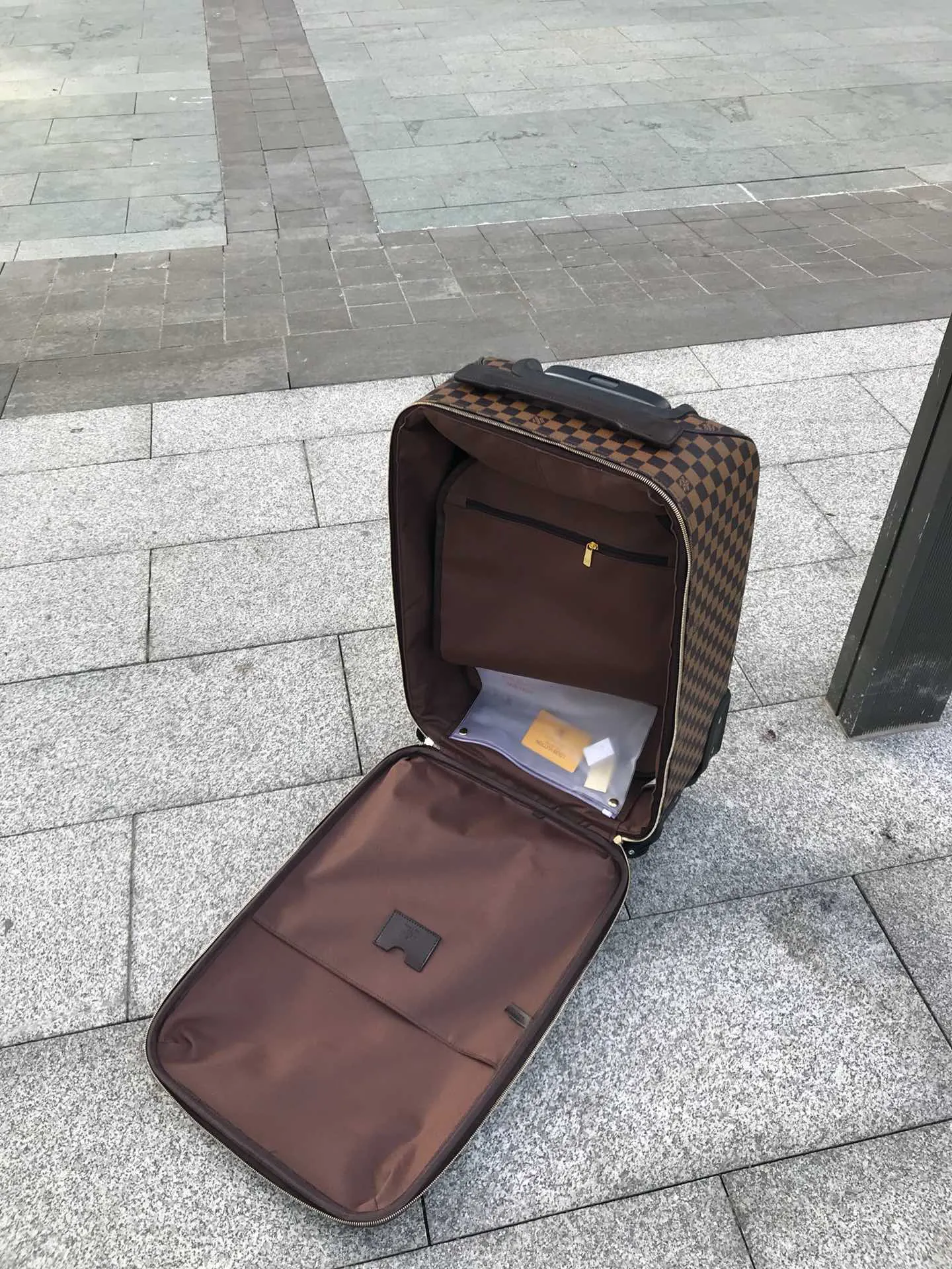 LV 帆布 超耐磨损万向轮 灵活出行 加厚全鋁合金 化妝包 便携收納款
