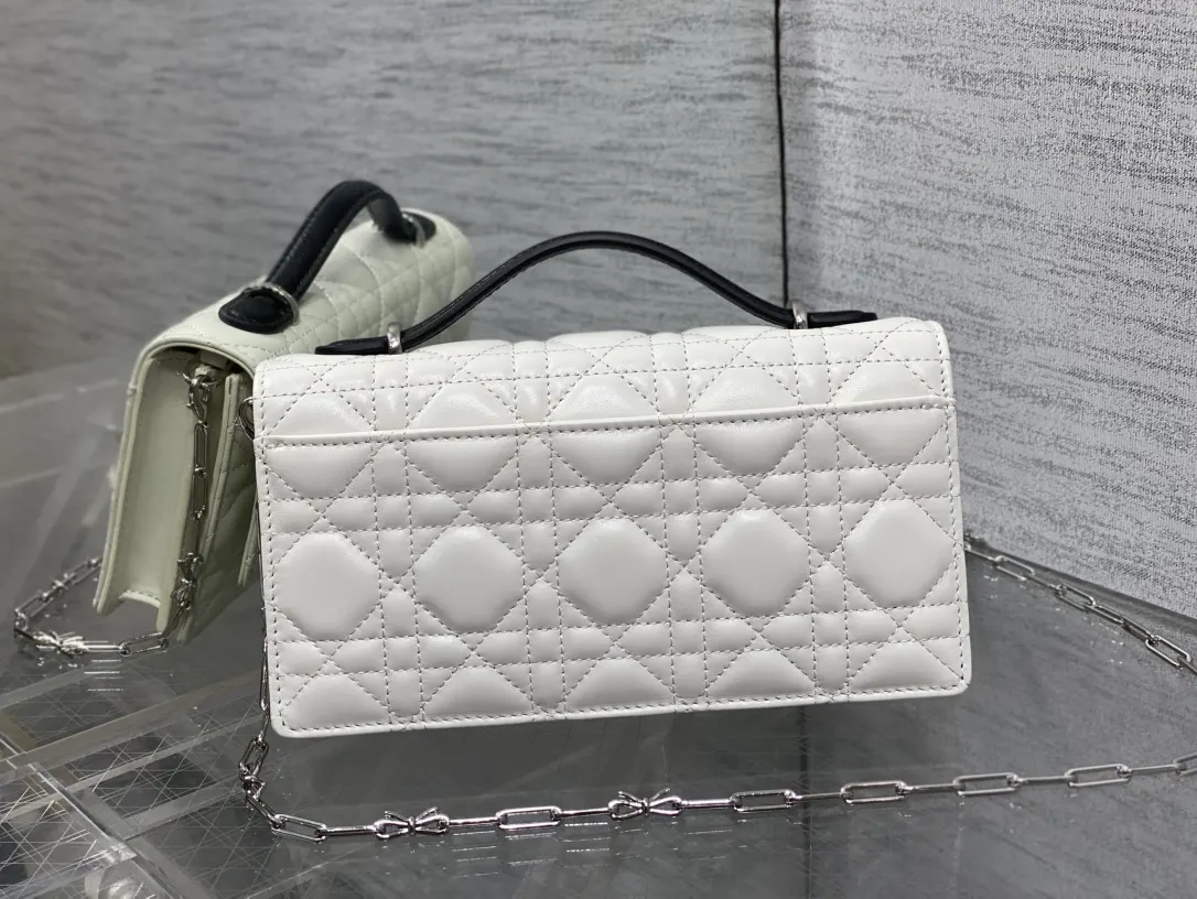 Dior 羊皮 邮差包女士手提斜背包My 迷你链 鏈條包 精致鏈條款
