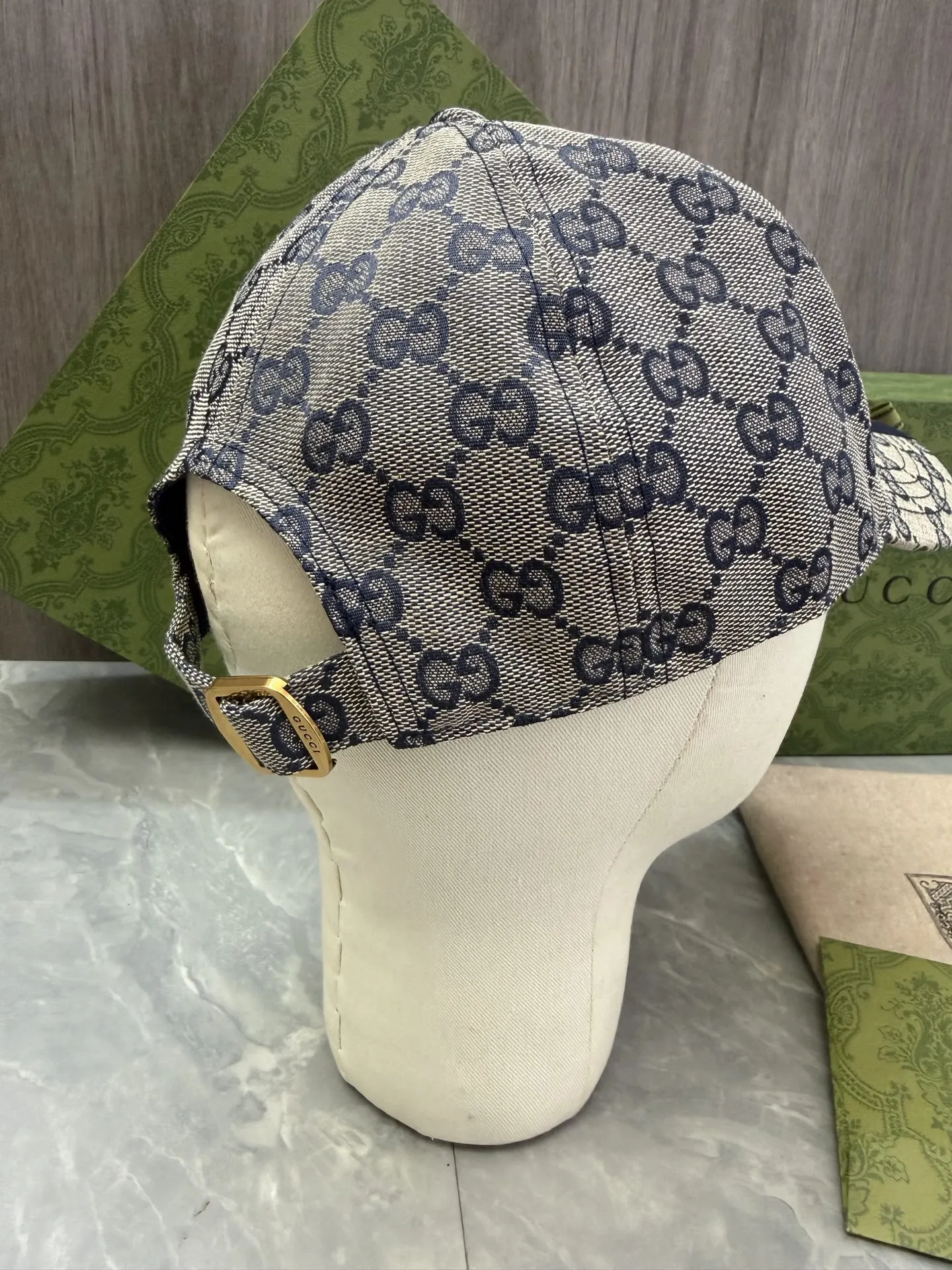 Gucci GG Monogram 棒球帽 灰色