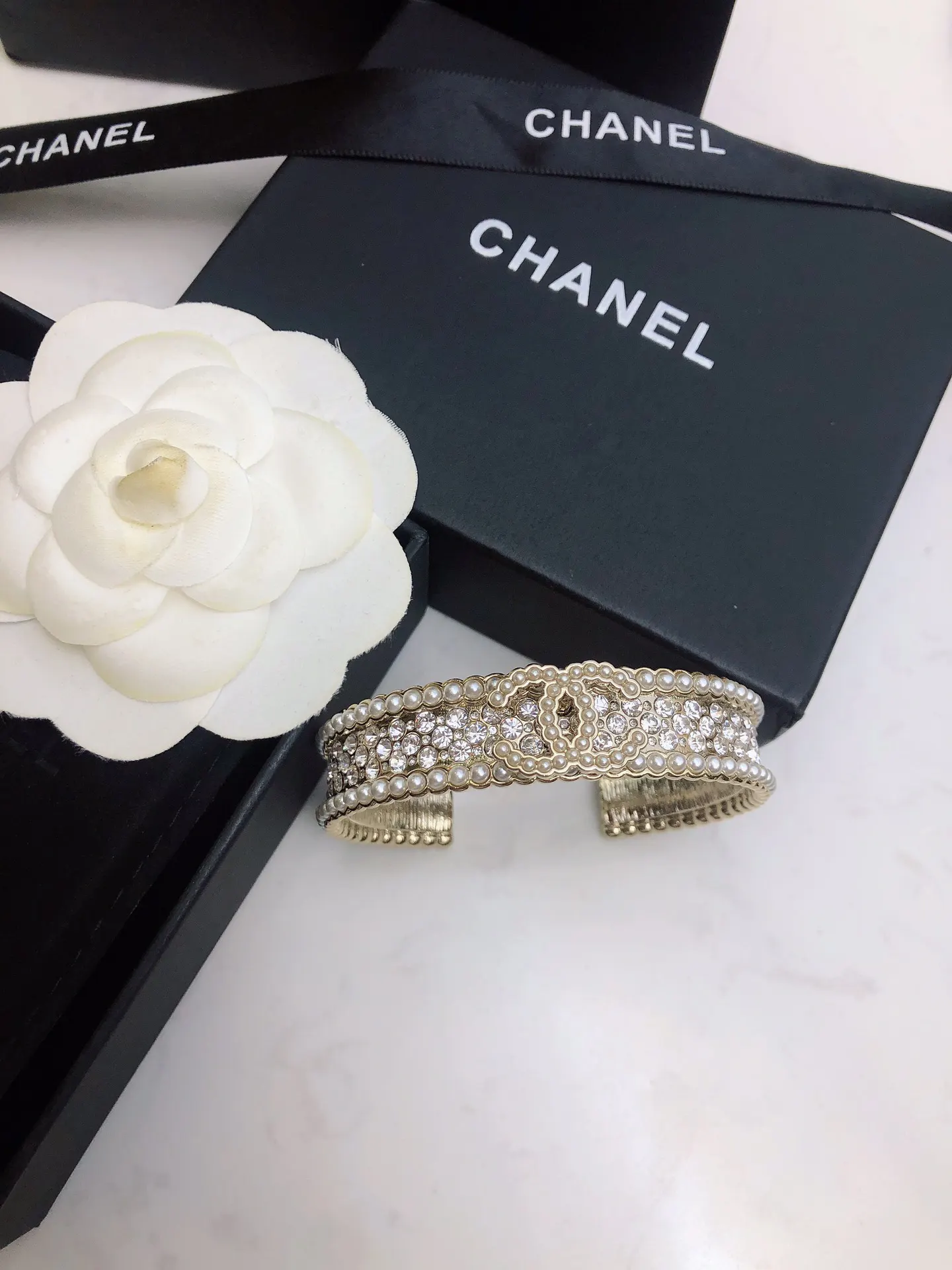 Chanel 手镯 精致腕饰