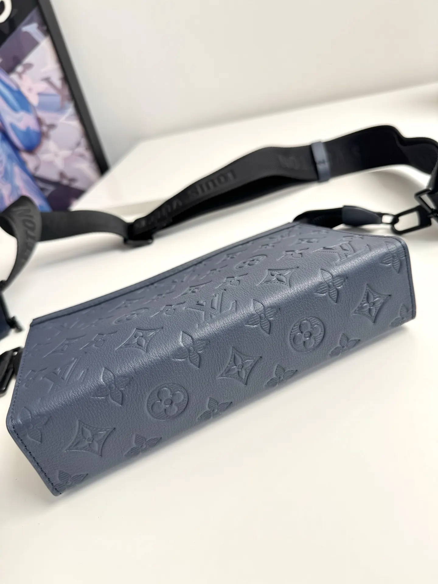 LV 深藍 Mo手拿包 精致手拿款