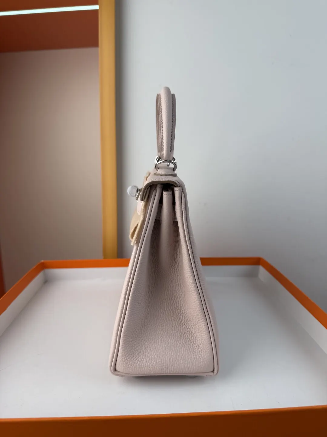 Hermès Kelly Top Handle Bag Classic Leather