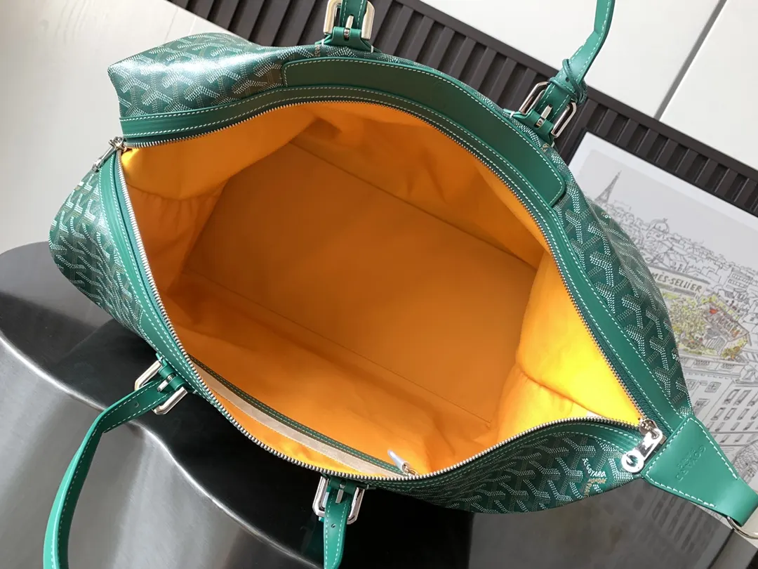 Goyard 綠色 它的提手可调节长度 可确保手提时的舒適度 并且开口两 旅行袋 大容量旅行款(數字9) Goyard 綠色 它的提手可调节长度 可确保手提时的舒適度 并且开口两 旅行袋 大容量旅行款(數字9)