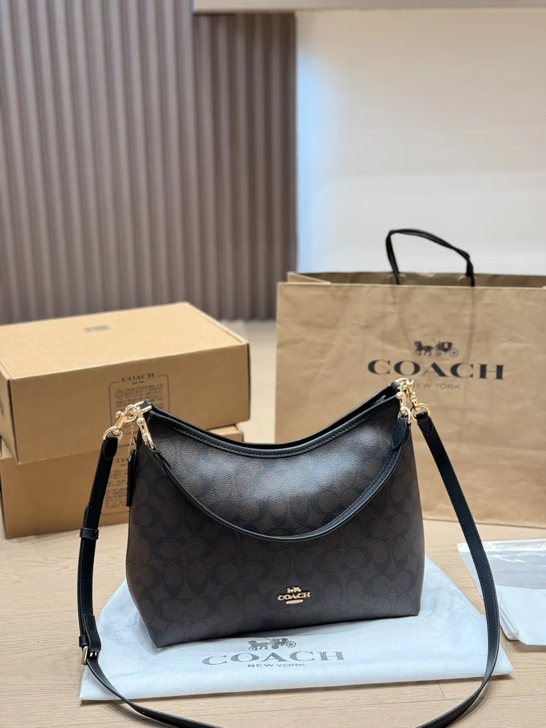 Coach 牛皮 腋下包 复古腋下背款