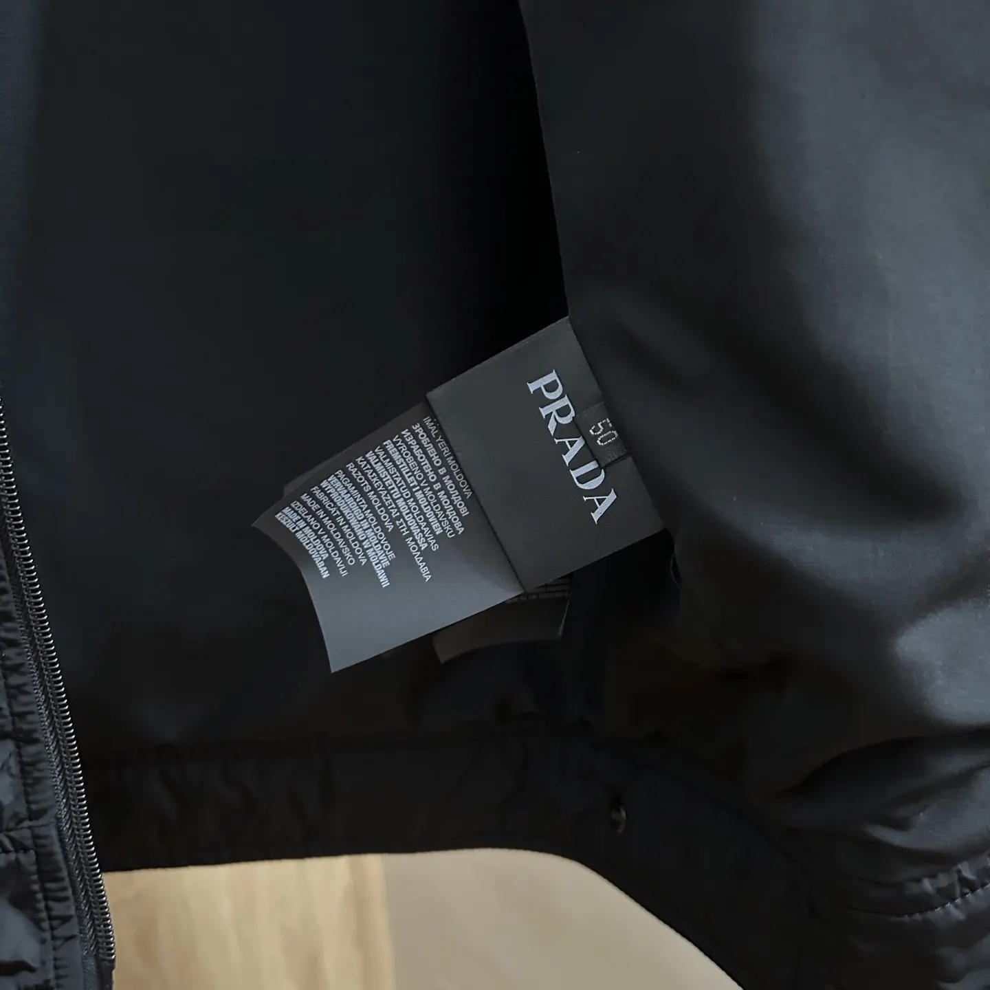 PRADA Re-Nylon尼龙 三角标 衬衫 休闲百搭款