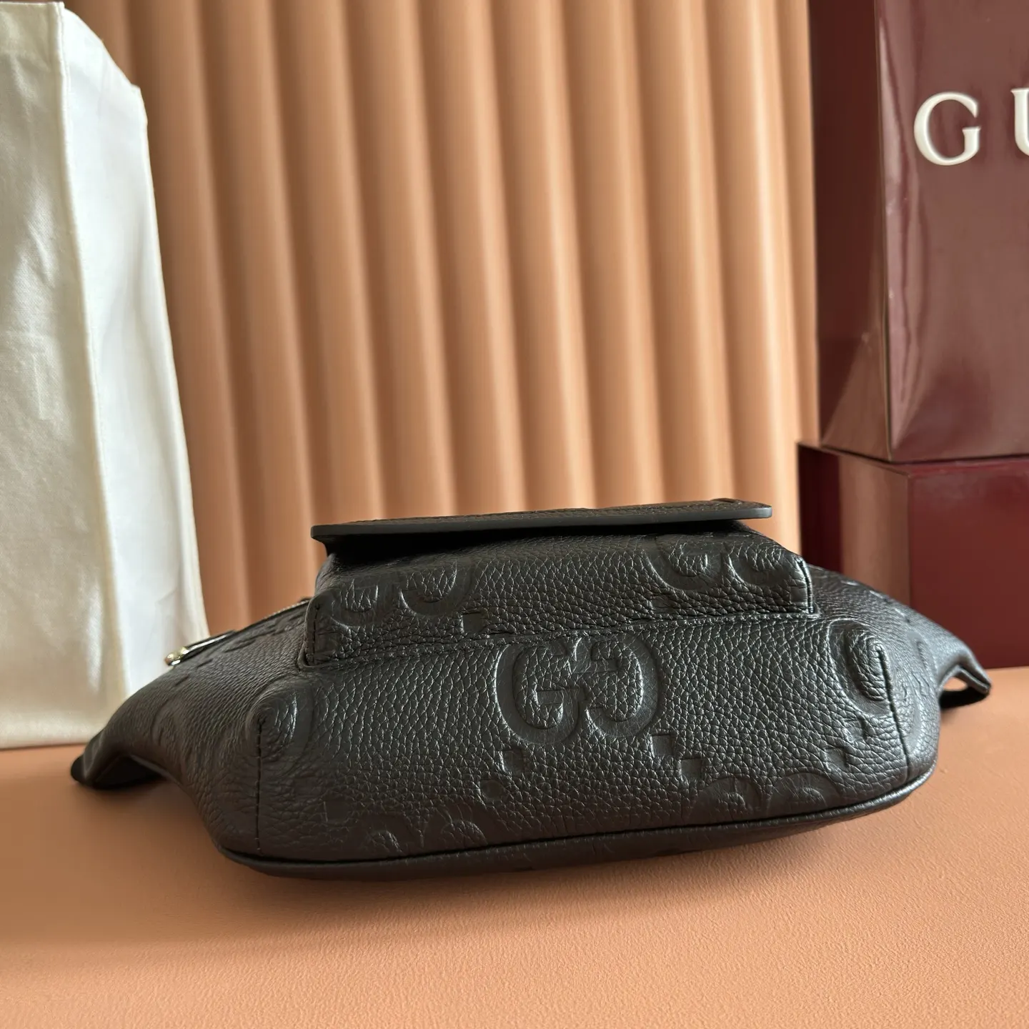 Gucci 黑色 橙色 皮革 斜挎包 轻便斜挎款
