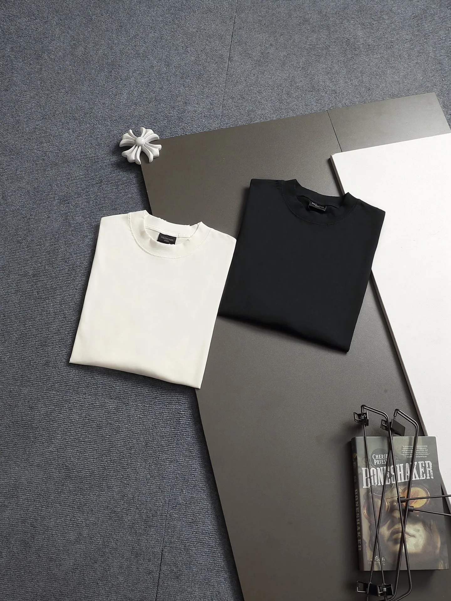 Balenciaga 黑色 Logo 短袖T恤(數字11) Balenciaga 黑色 Logo 短袖T恤(數字11)
