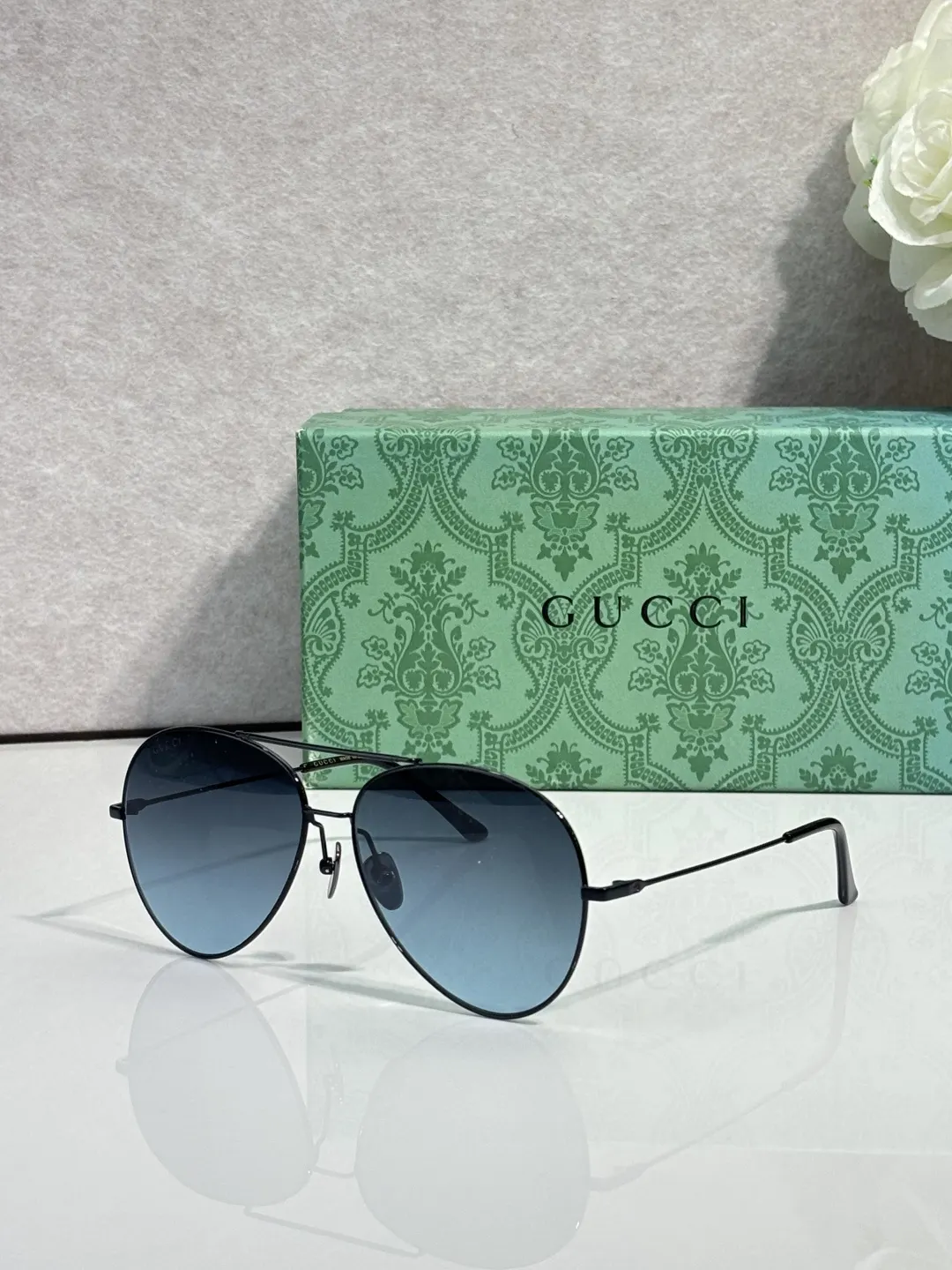 Gucci Round Frame Sunglasses Black