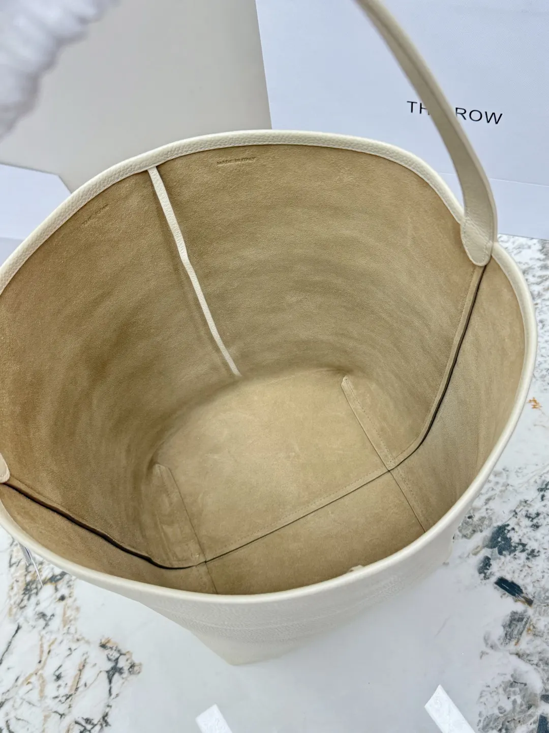 白色 小牛皮 托特包 大容量托特款