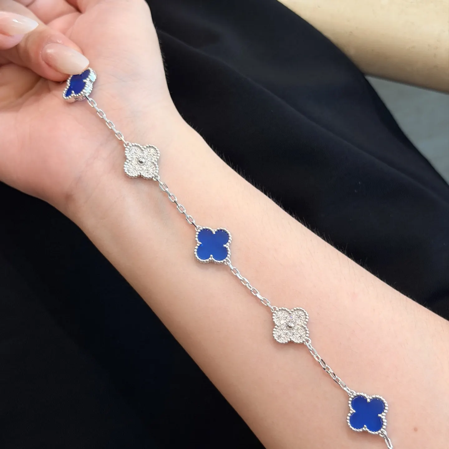 Van Cleef 金色 满钻 四叶草 菱形 手链 日常叠戴款