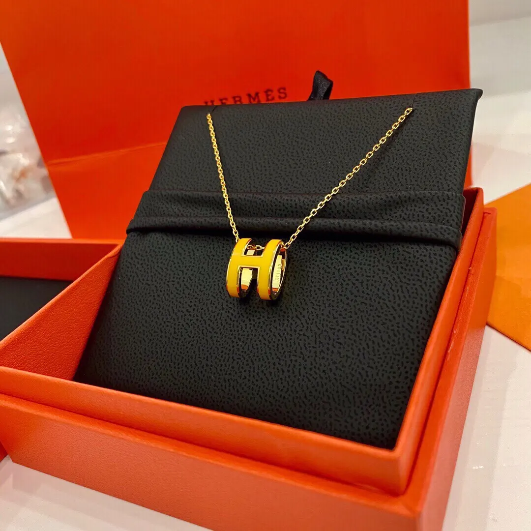 Hermès 黄色 首饰 精致配飾 項鏈(數字2) Hermès 黄色 首饰 精致配飾 項鏈(數字2)