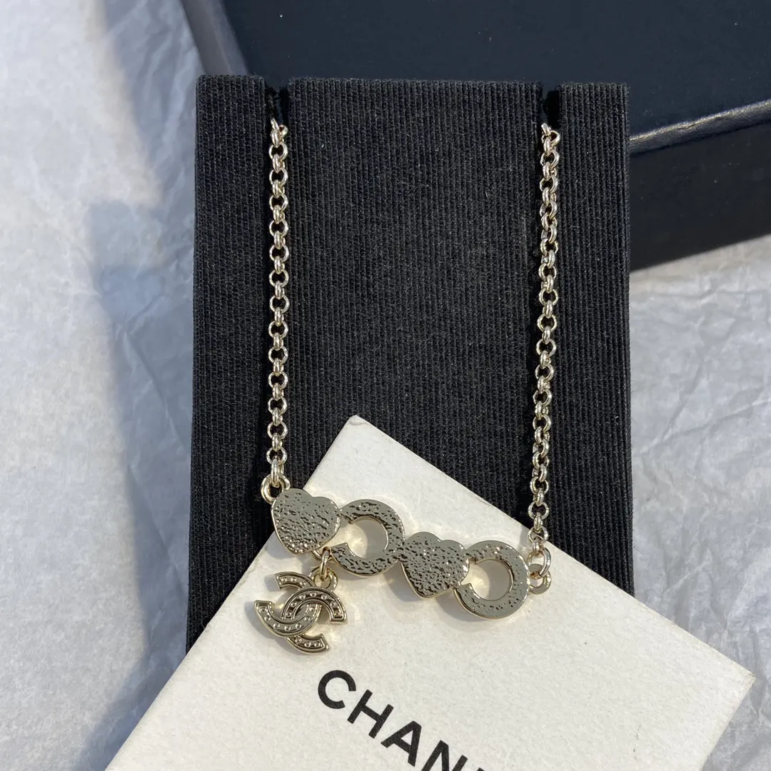 Chanel 爱心 水晶 项链 精致锁骨链
