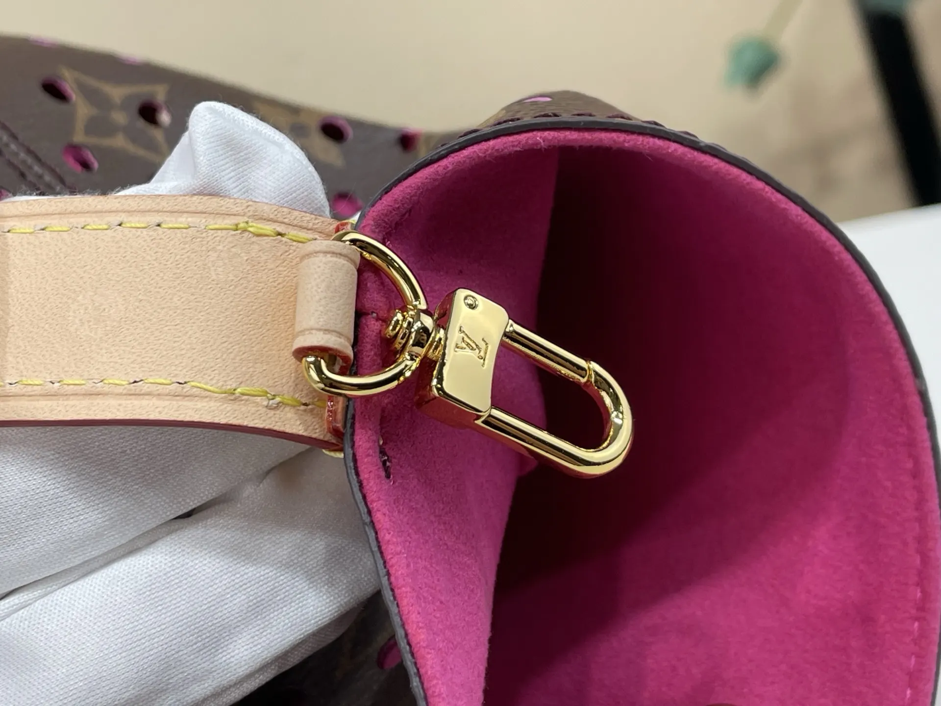 Louis Vuitton Red Monogram Bucket Bag Casual Canvas Image 13 Louis Vuitton Red Monogram Bucket Bag Casual Canvas Image 13