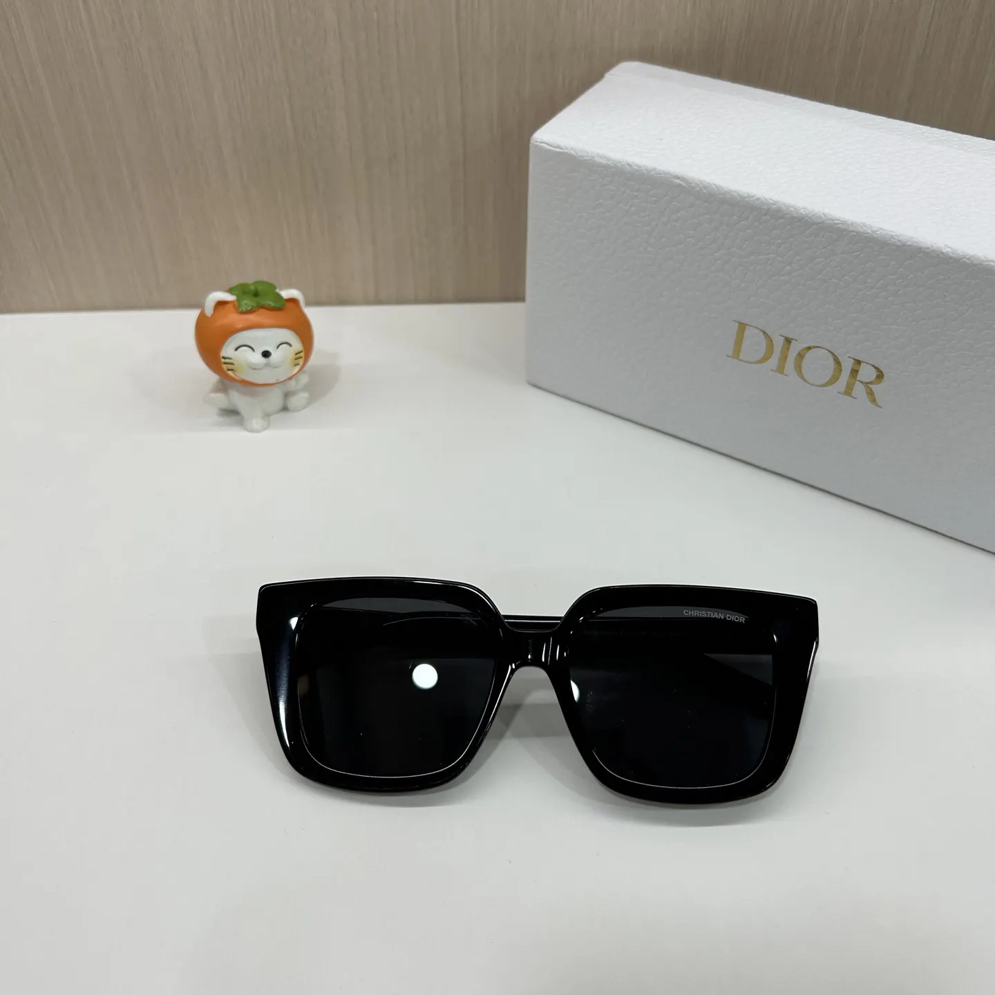 Dior 黑白方框太阳镜 个性遮阳款