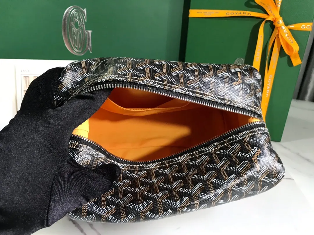 Goyard Cosmetic Pouch Image 8 Goyard Cosmetic Pouch Image 8