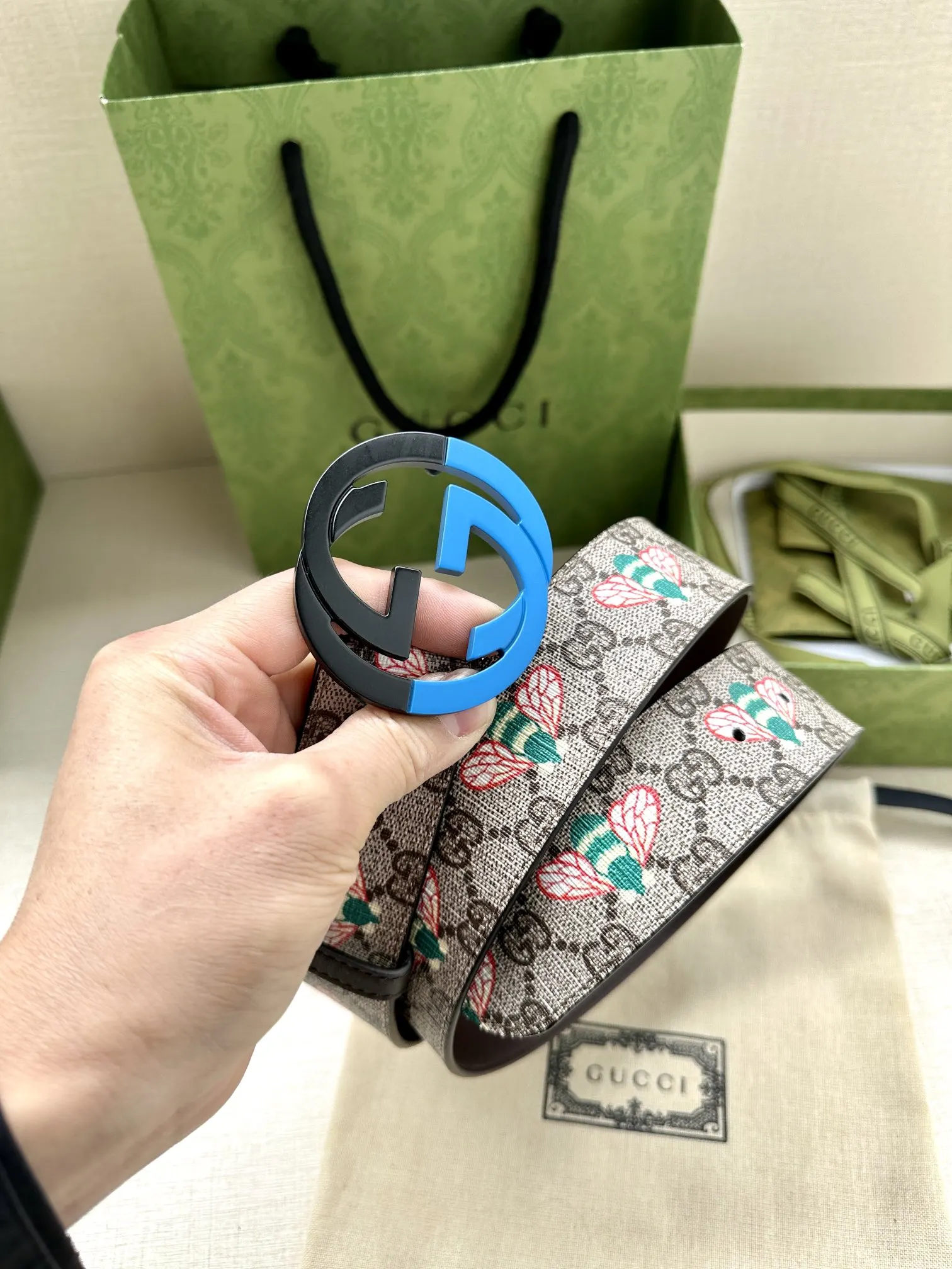 Gucci 双G扣牛皮腰带