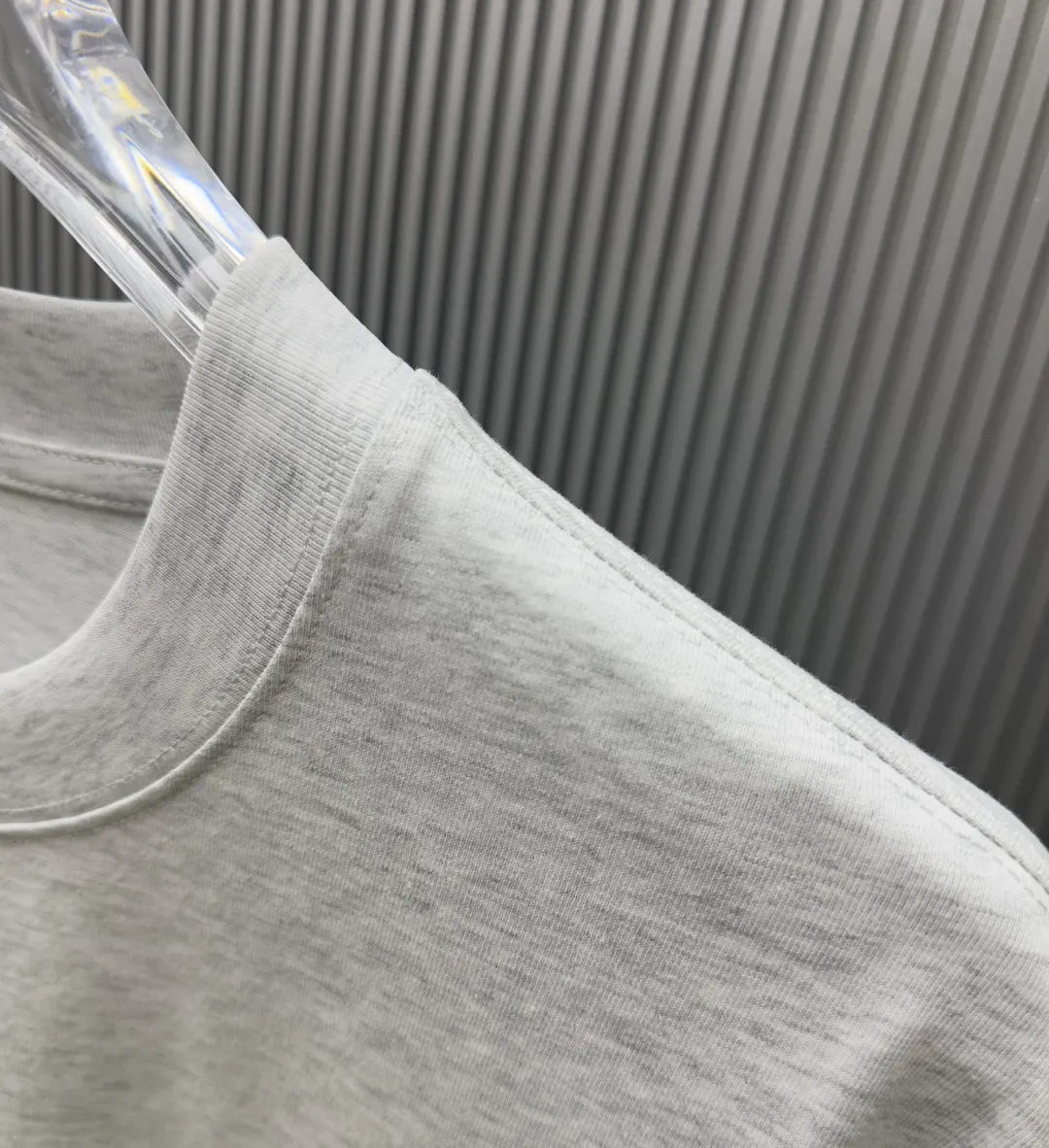 Dior 灰色 T恤