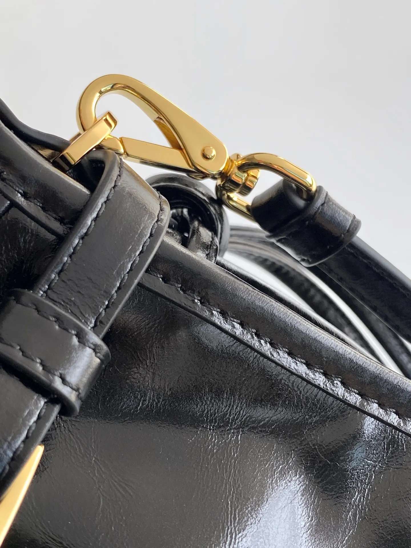 Prada 1BC297 斜挎包