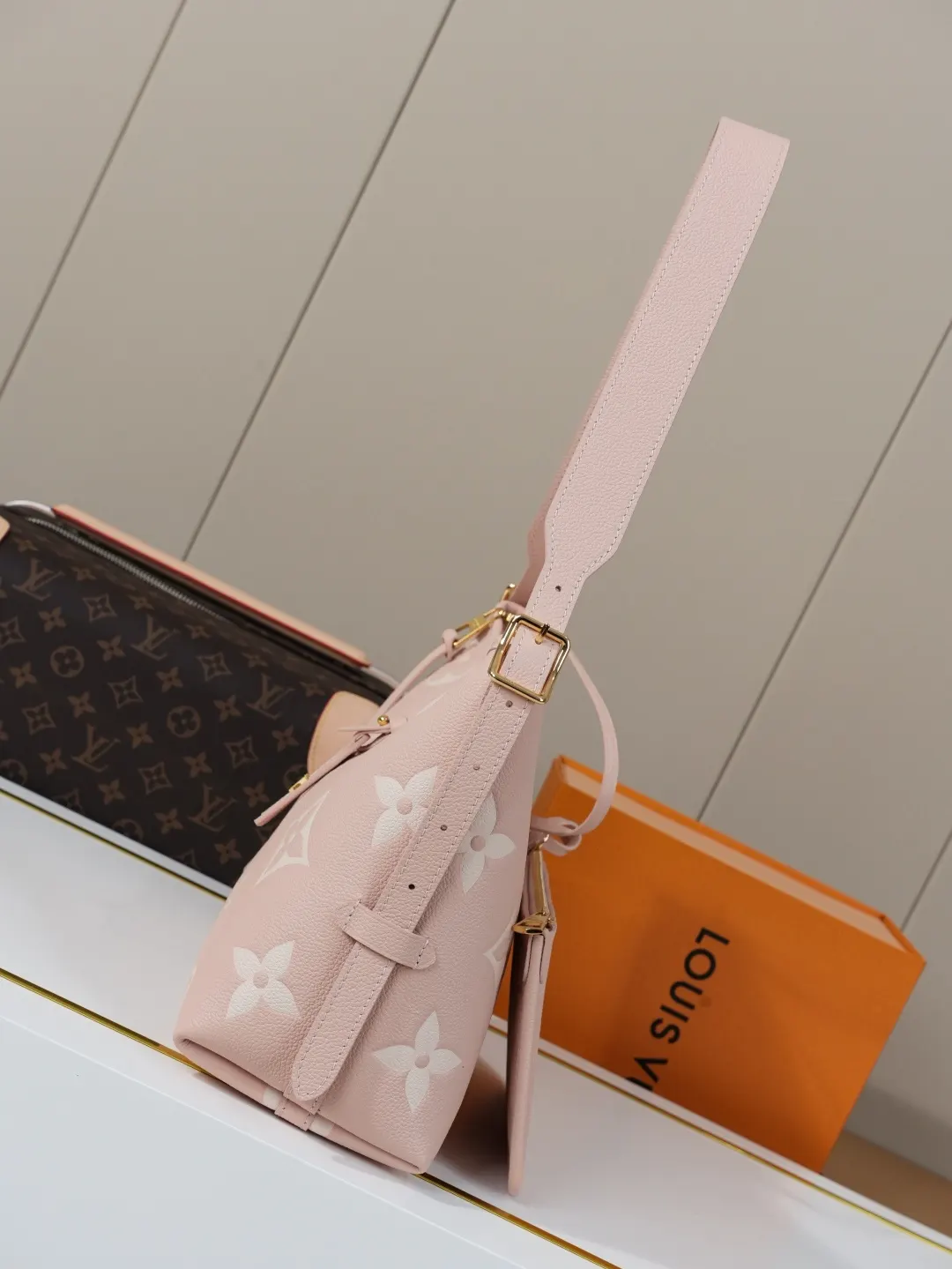 LV CarryAll 牛皮 收纳包 旅行收纳款