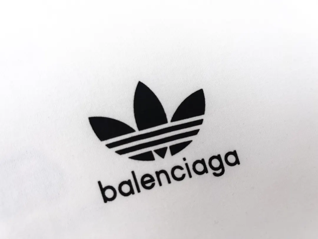 Adidas 字母 印花 短袖T恤 日常百搭款