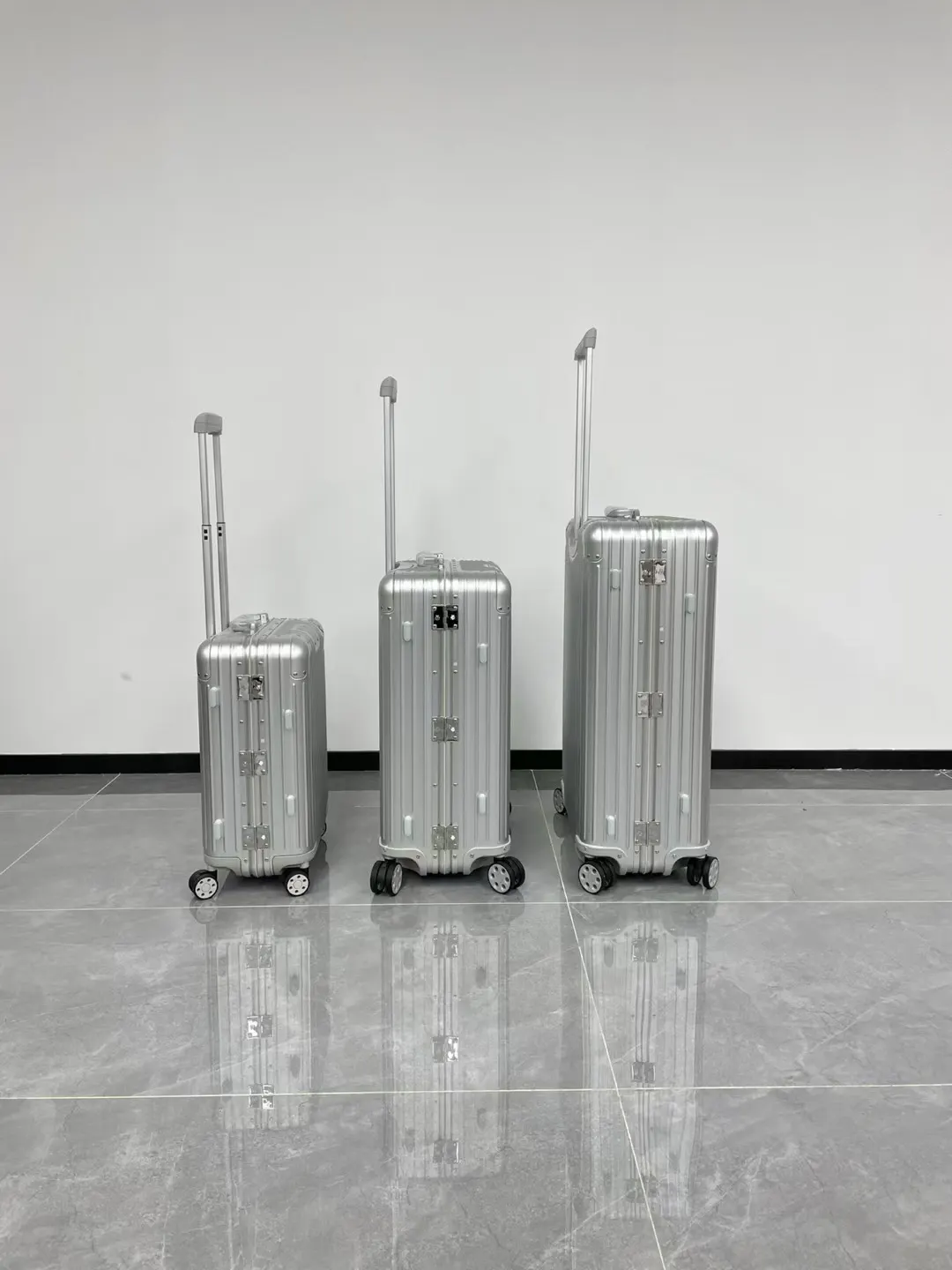 Rimowa Black Silver Suitcase Travel Lightweight