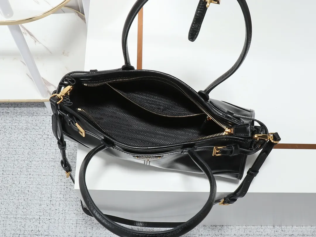 PRADA 1BA426 斜挎包 日常通勤款