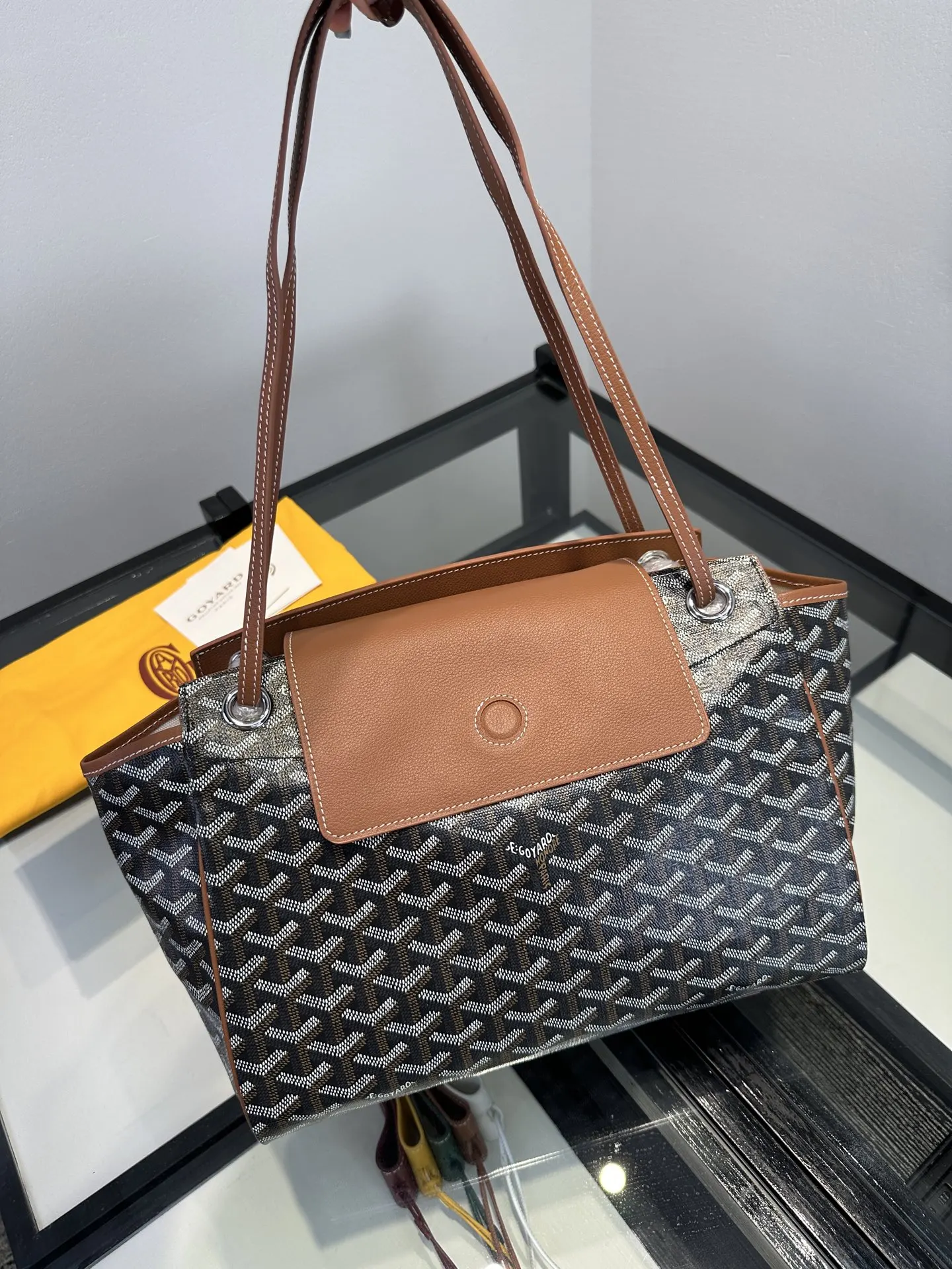 Goyard 棕色 无论你喜欢哪一种风格 低调内敛或高调前卫 休閒或精致 收納包 旅行收納款