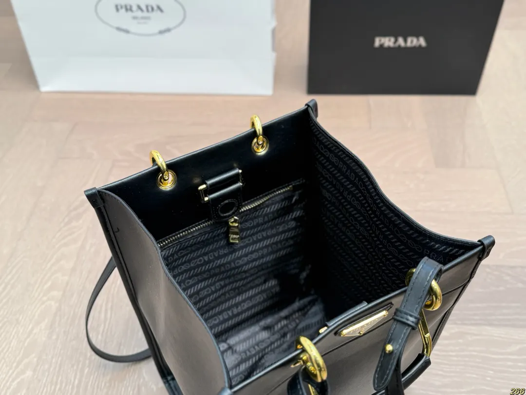 Prada 盒 托特包 質感很高級 容量 大也很耐用 大容量托特款