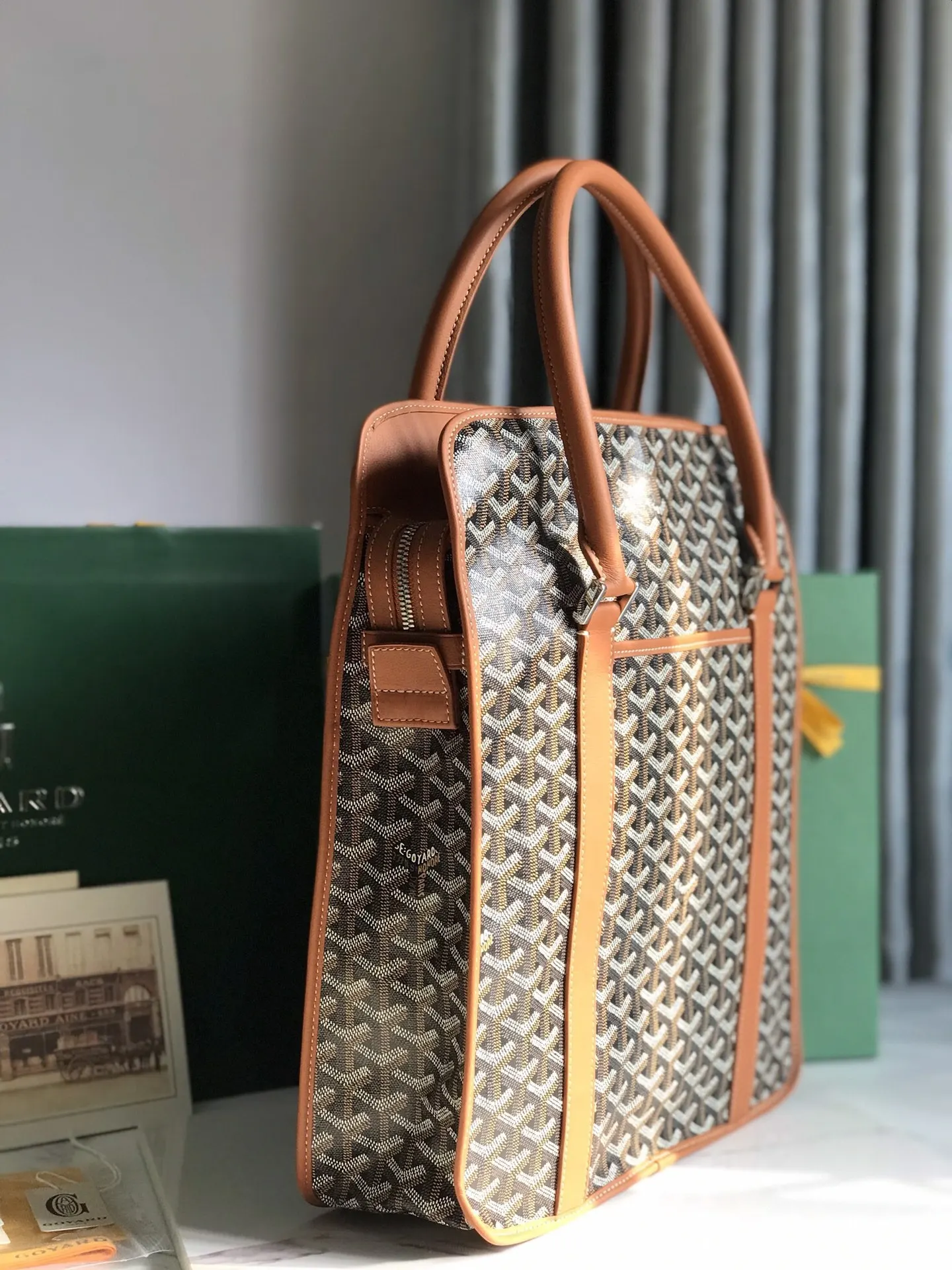 Goyard 皮革 Bourgogne竖款公文包 重新演绎了 商务通勤款