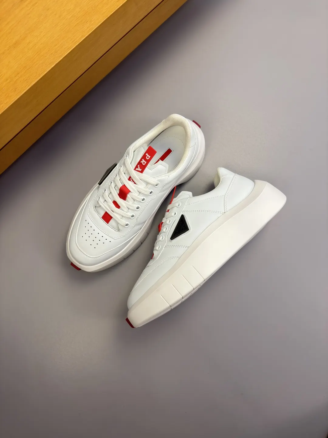 Prada 牛皮 真丝 帆布 运动鞋 休闲运动