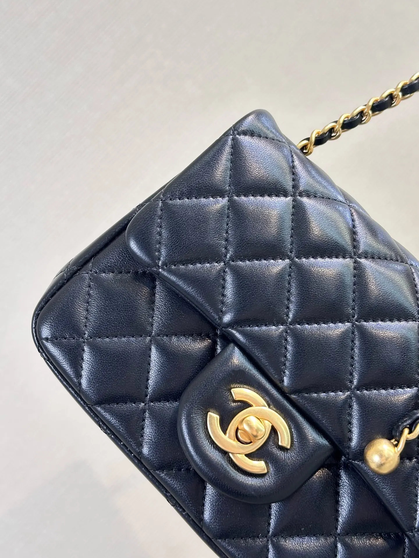Chanel 蓝色牛皮链条包 迷你斜挎