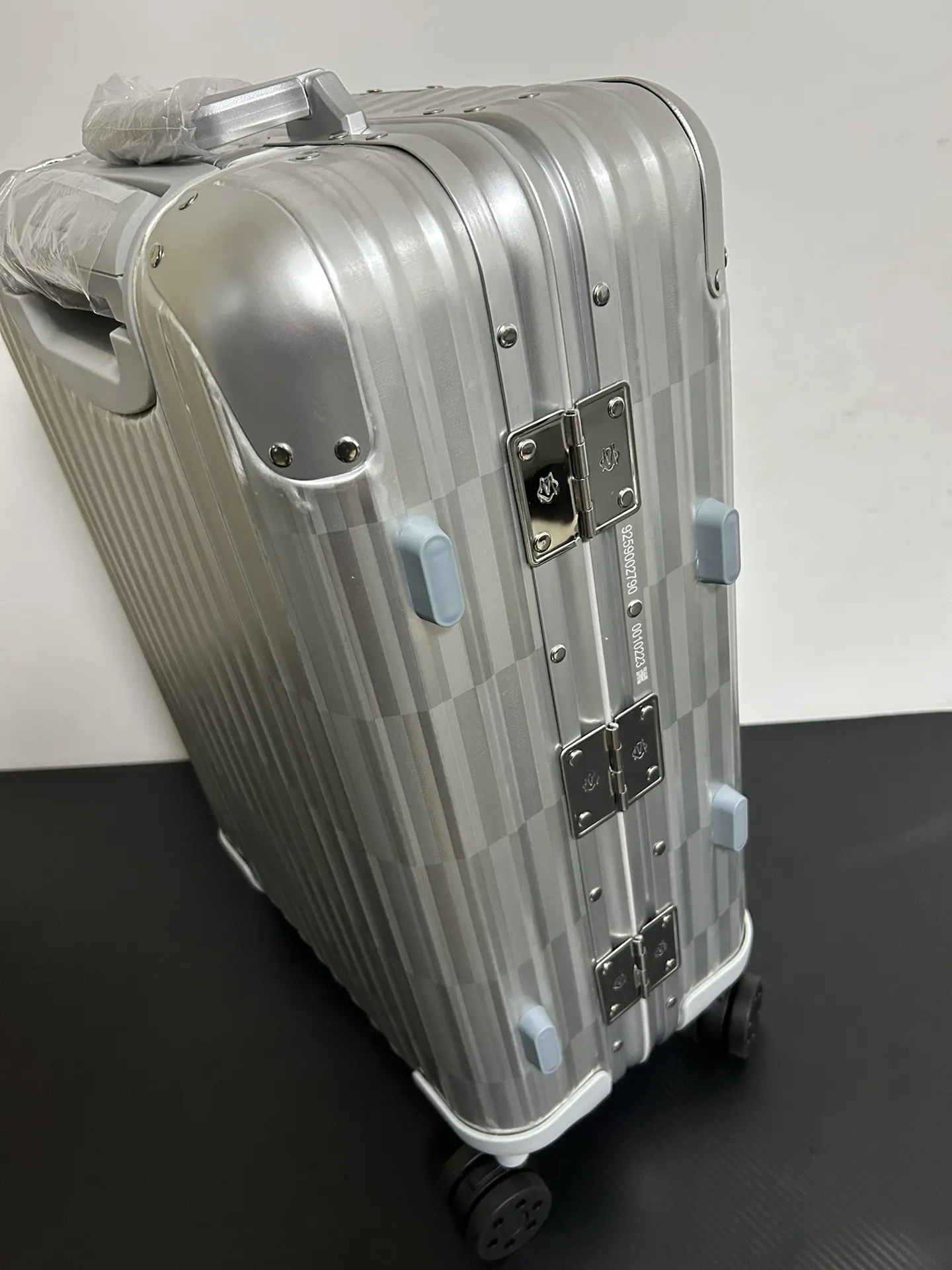 RIMOWA 全球限量 只的 Optica 行李箱 旅行拉杆款 輕便出行款